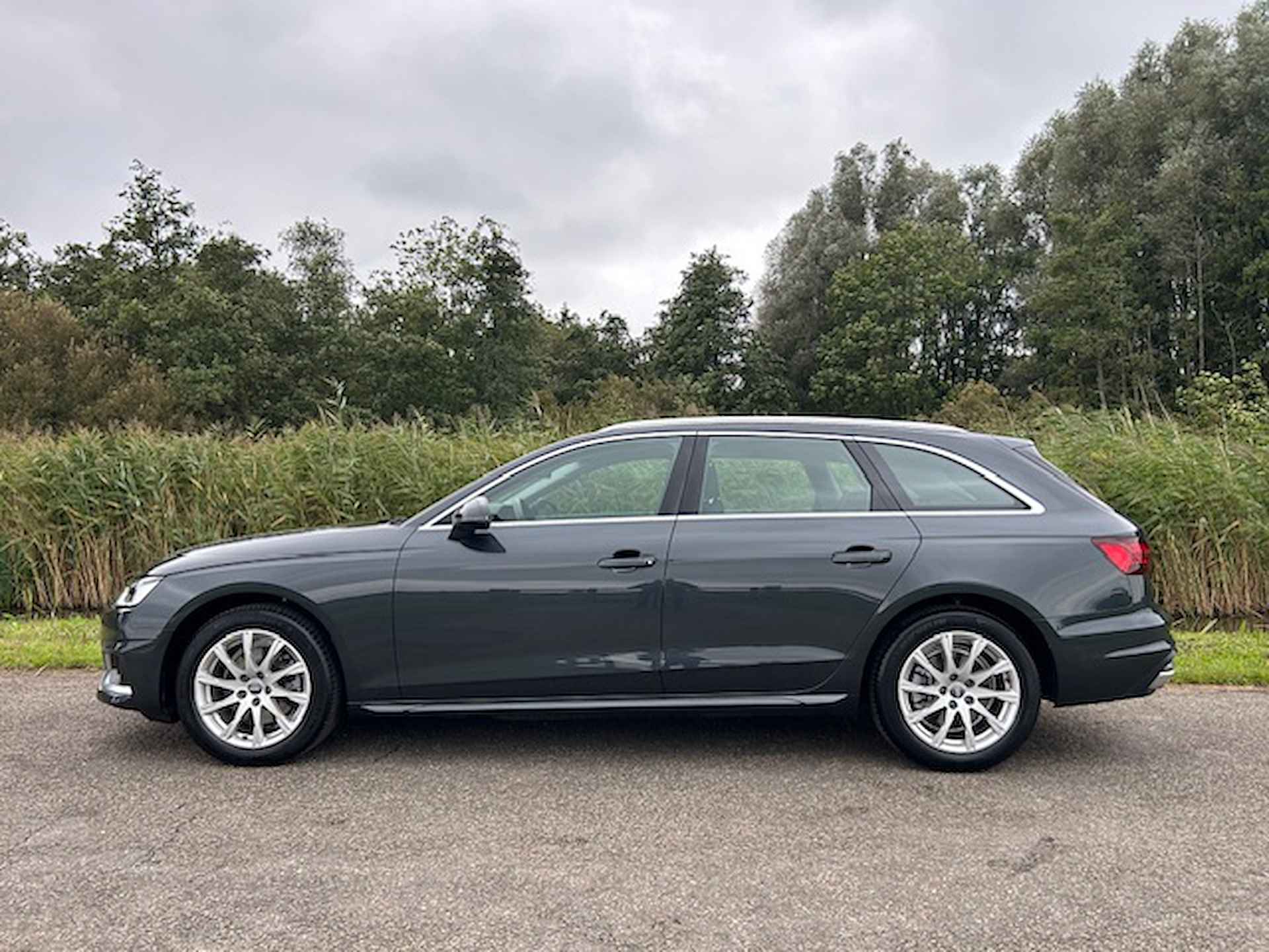 AUDI A4 Avant 35 TFSI Launch edition Business S tronic | Navigatie | Apple carplay / android auto | Cruise control | Elektr. achterklep | NAP | Rijklaar prijs! - 4/24