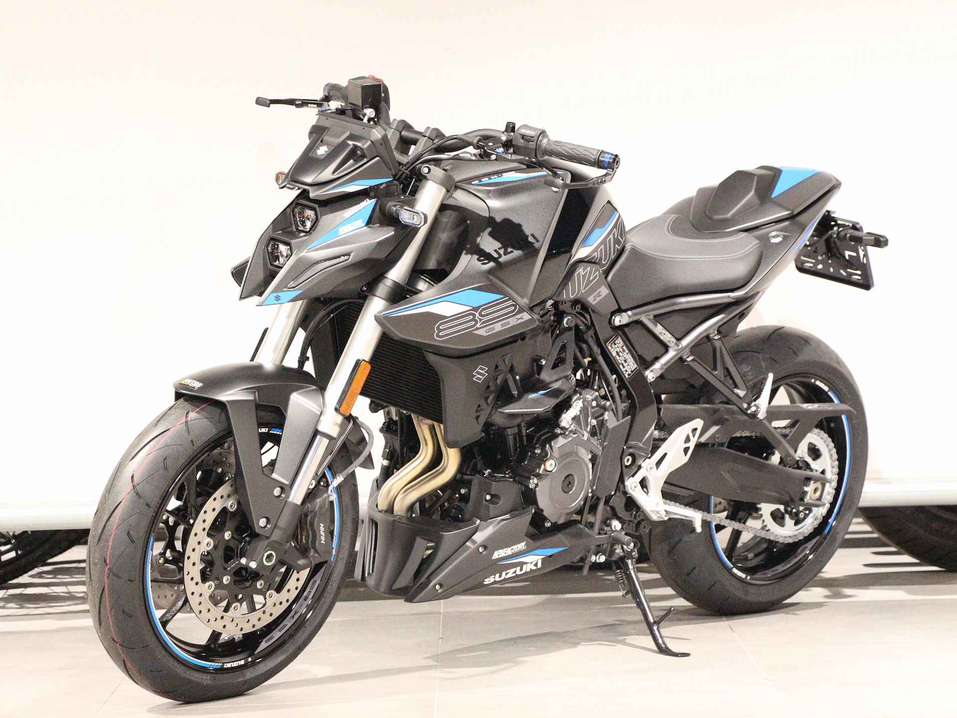 Suzuki GSX-8S - 4/14