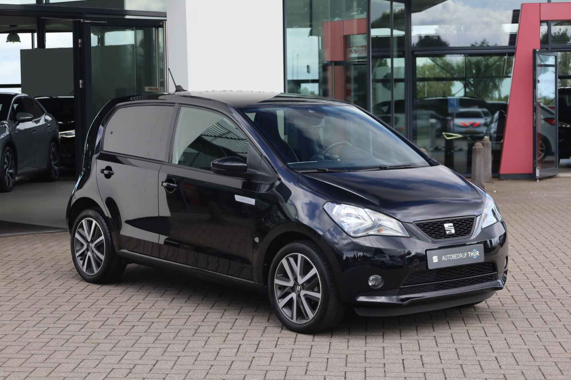 SEAT Mii Electric electric Plus 83PK / 61kW, Climatronic, lederen stuurwiel, privacy glas, parkeersensoren achter, stoelverwarming, voorruitverwarming, lane assist, licht en regensensor, elektrische verstelbare en verwarmbare spiegels - 5/28