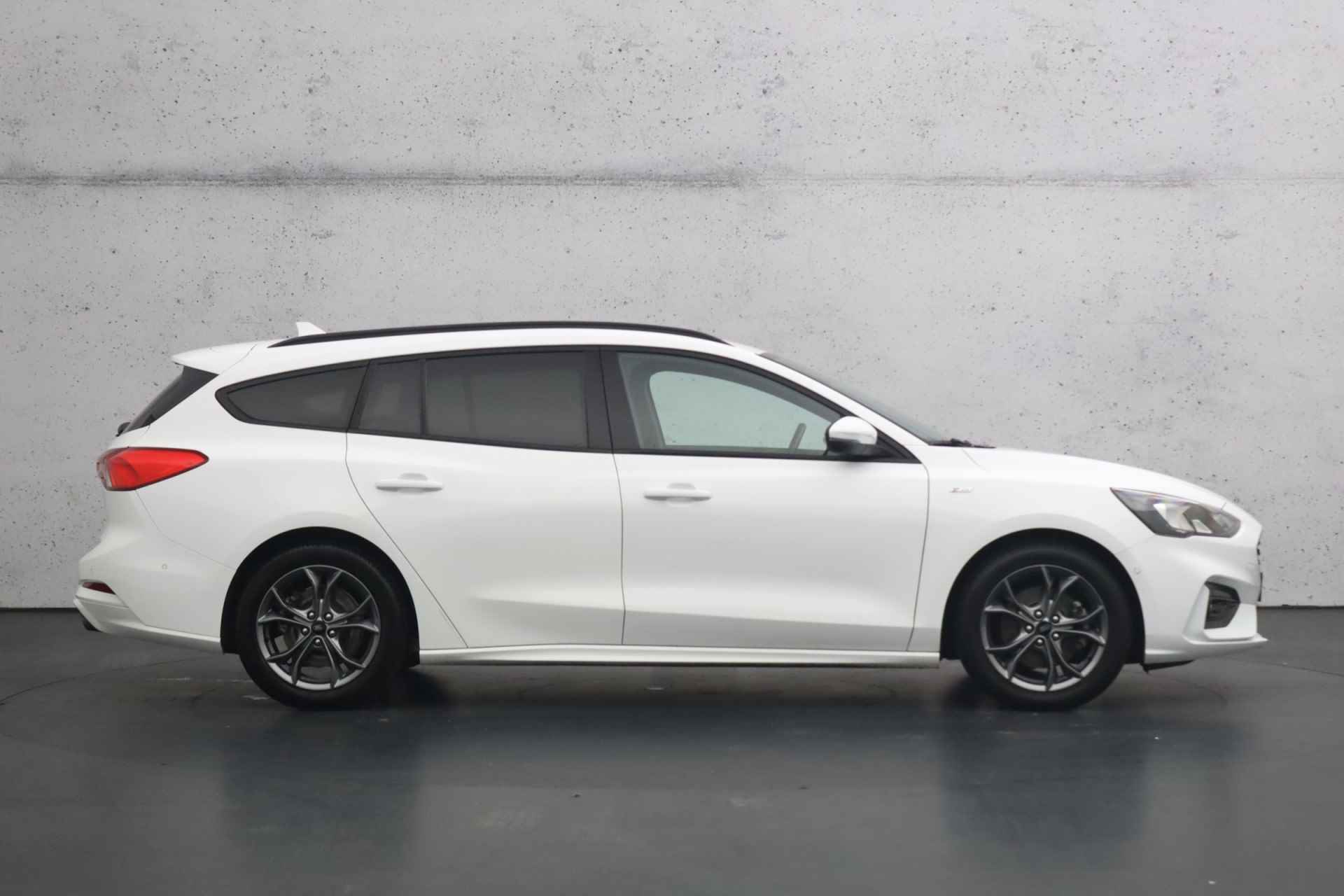 Ford FOCUS Wagon 1.0 EcoBoost ST Line Business | Camera | Parkeersensoren | Sportstoelen | Apple carplay - 23/30