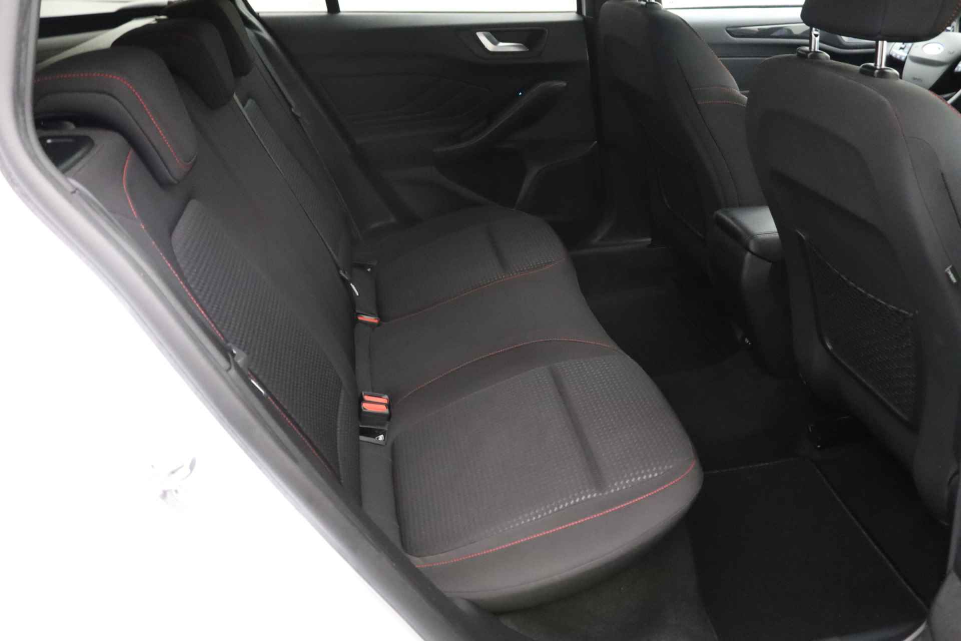 Ford FOCUS Wagon 1.0 EcoBoost ST Line Business | Camera | Parkeersensoren | Sportstoelen | Apple carplay - 27/30