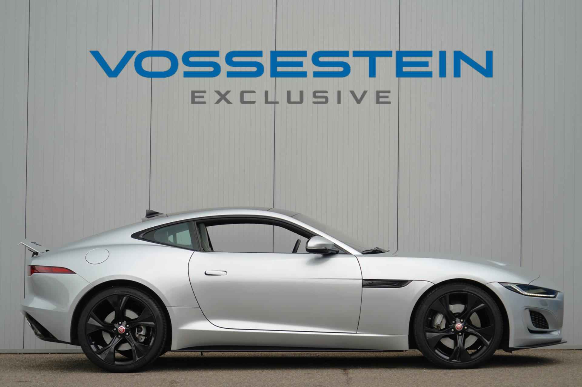 Jaguar F-TYPE P300 RWD R-Dynamic / 16dkm NAP / 1e Eigenaar / Panodak / Meridian Sound / Camera / Navi - 37/42