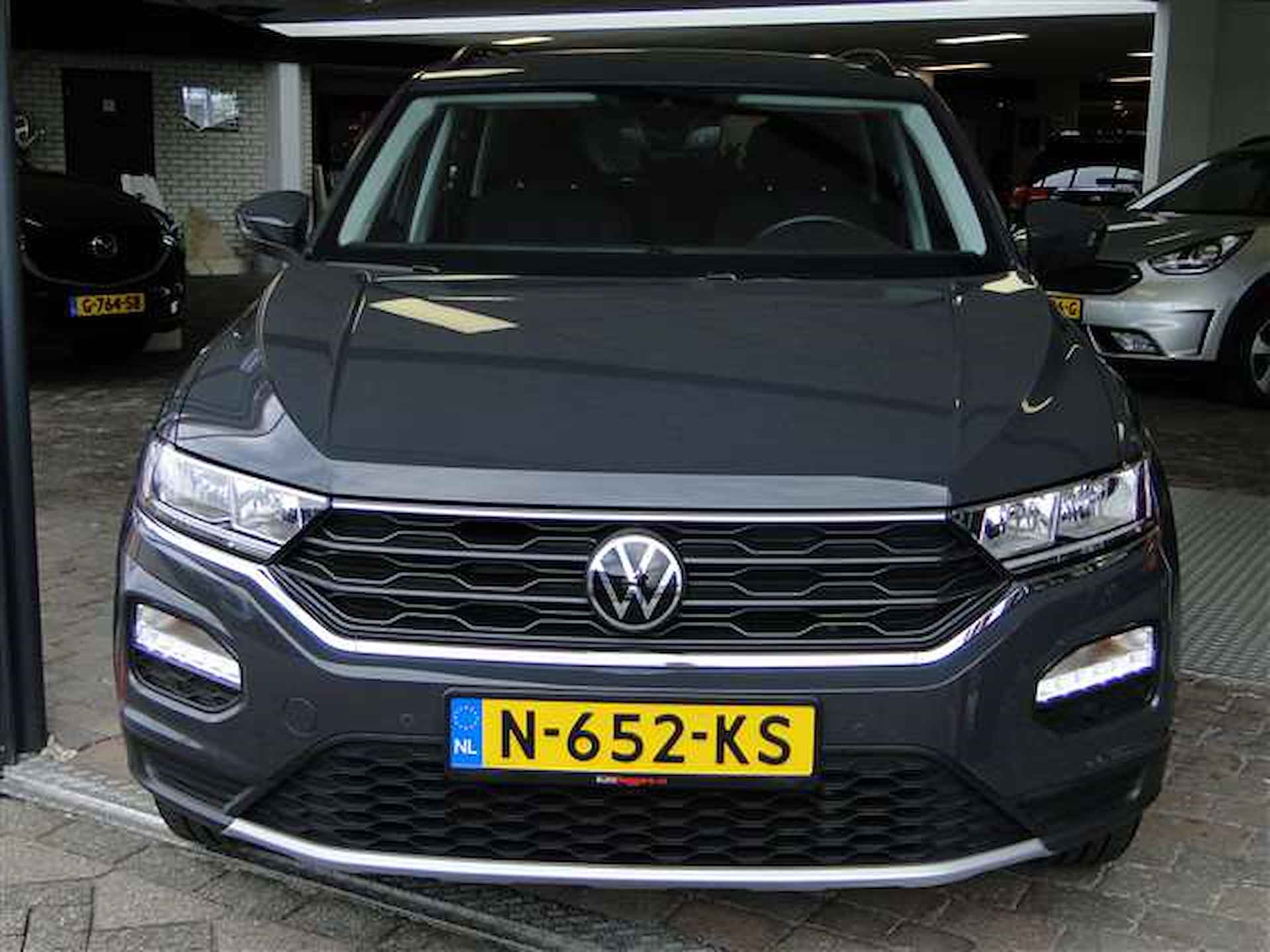 Volkswagen T-Roc 1.5 TSI 150pk DSG Style | Clima | Carplay | Adaptief | Trekhaak | Navi - 16/17