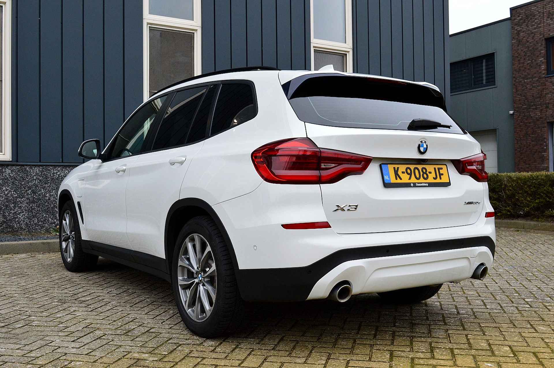 BMW X3 xDrive30e eDrive Edition Rijklaarprijs-Garantie Leder Sport interieur Trekhaak Camera Led - 3/36