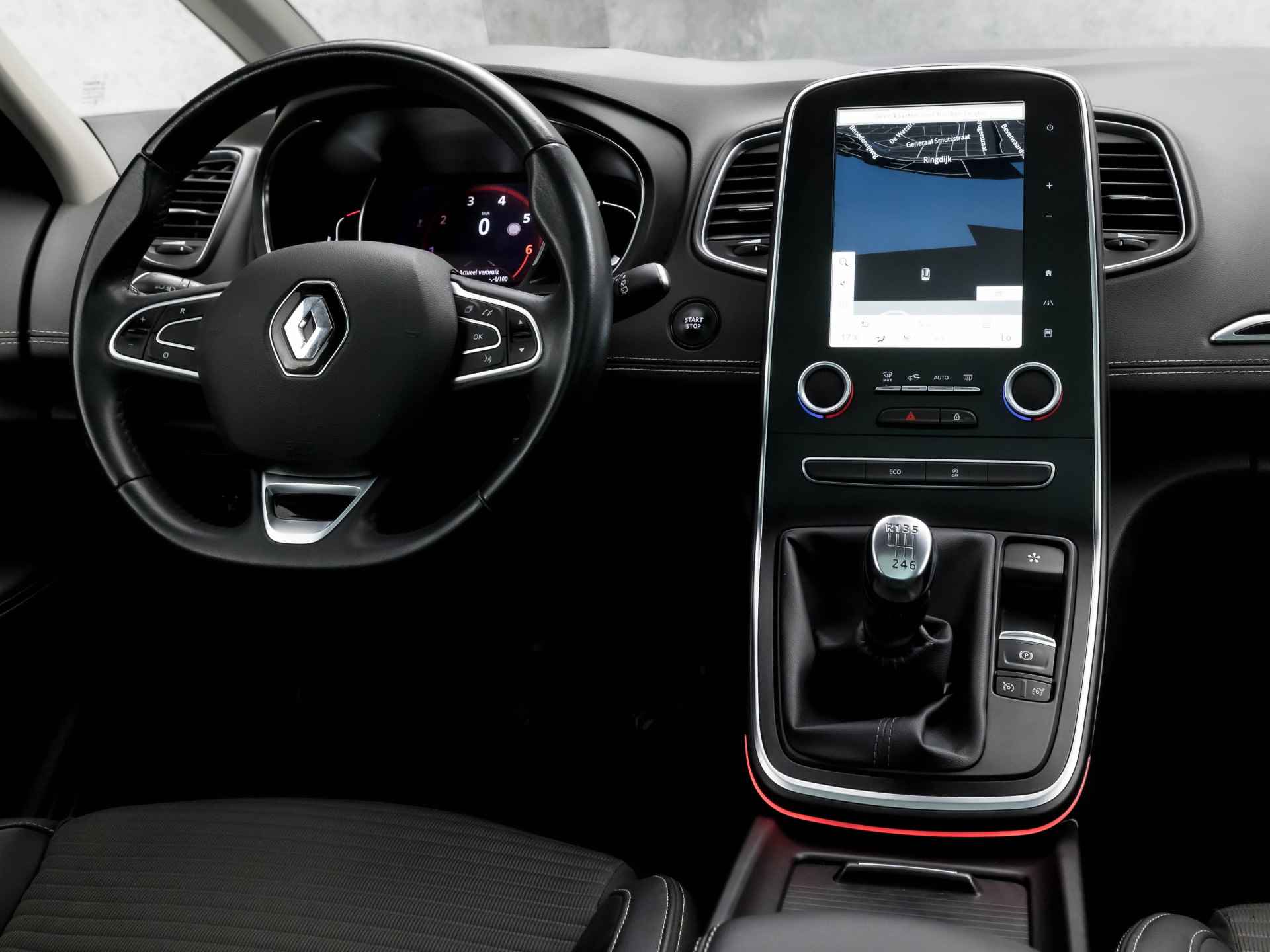 Renault Grand Scénic 1.3 TCe Bose Luxury 7 Persoons (PANORAMADAK, CAMERA, APPLE CARPLAY, GROOT NAVI, HEAD-UP DISPLAY, KEYLESS, LEDER, SPORTSTOELEN, LED KOPLAMPEN, GETINT GLAS, NIEUWSTAAT) - 7/39