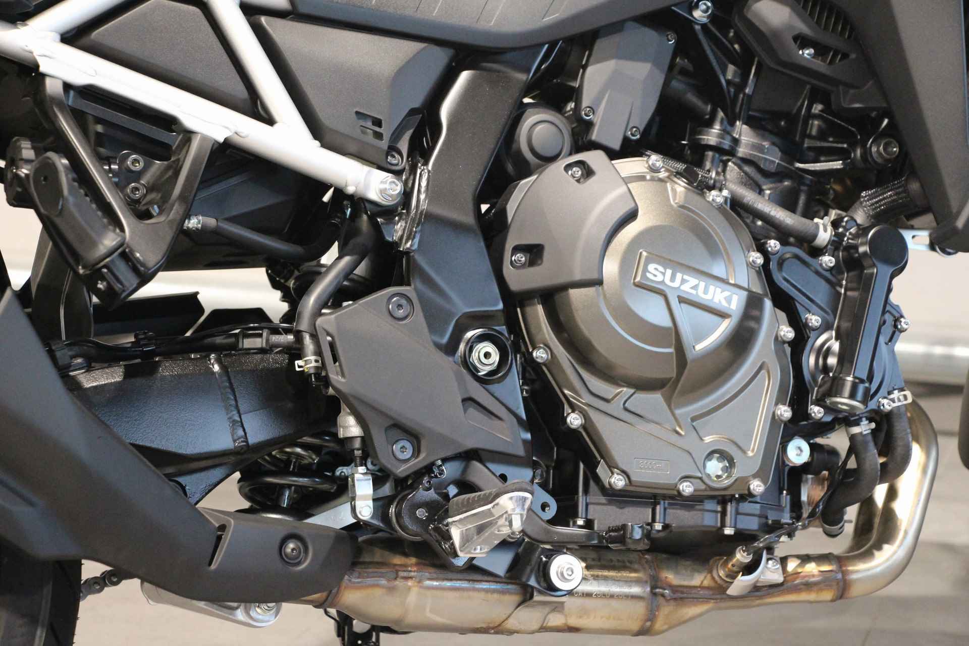 Suzuki V-STROM 800 - 9/14