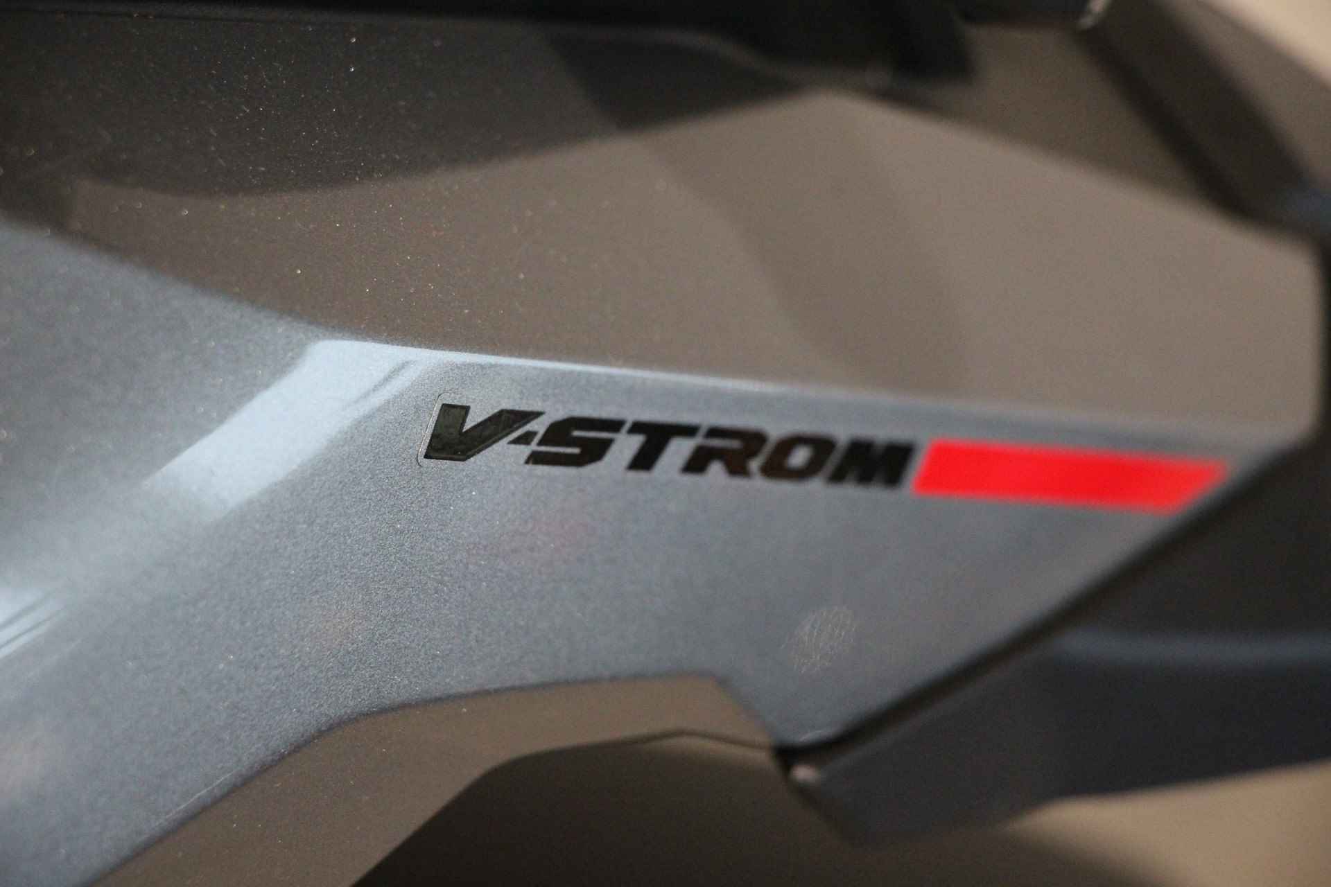 Suzuki V-STROM 800 - 13/14