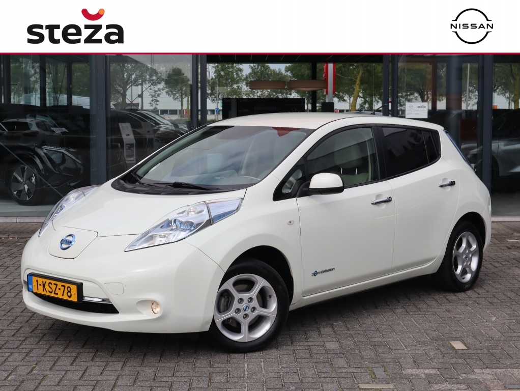 Nissan LEAF Base 24 kWh / lage kilometerstand / Navigatie / Parkeercamera bij viaBOVAG.nl