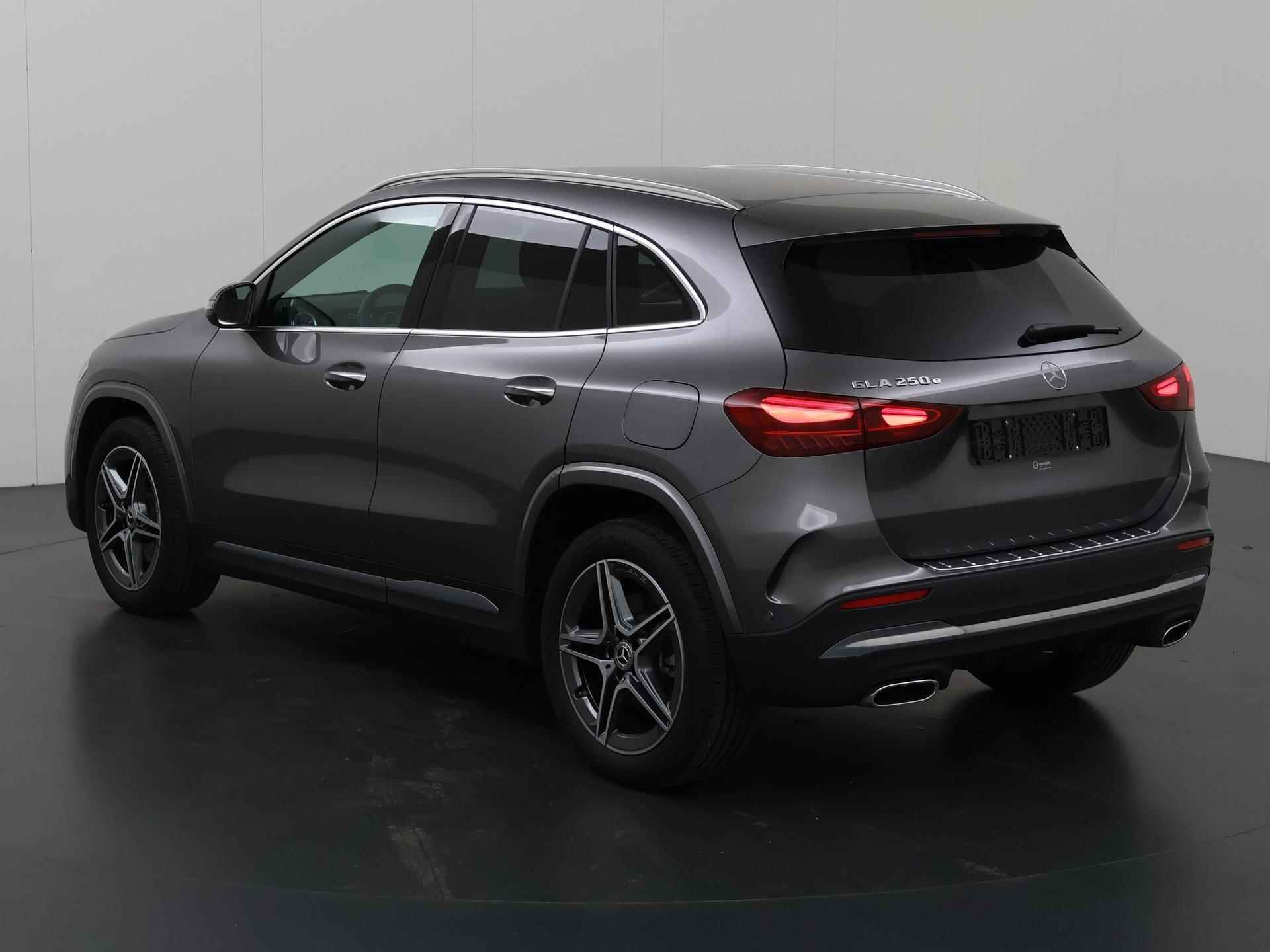 Mercedes-Benz GLA-klasse 250 e AMG Line | Widescreen | Adaptieve CruiseControl | Sportstoelen | Ele. kofferdeksel | Navigatie | PDC | Climate Control | Sfeerverlichting | - 23/43