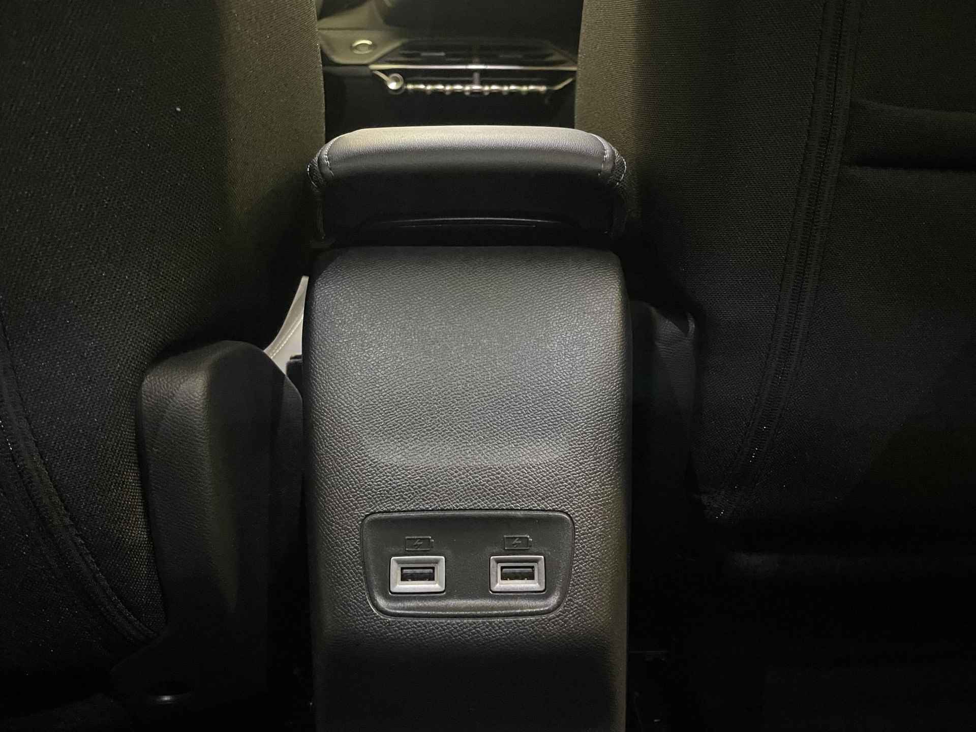 Peugeot e-2008 EV Allure 50 kWh | Navigatie | Climate control | Apple Carplay/Android Auto | Cruise control - 21/29