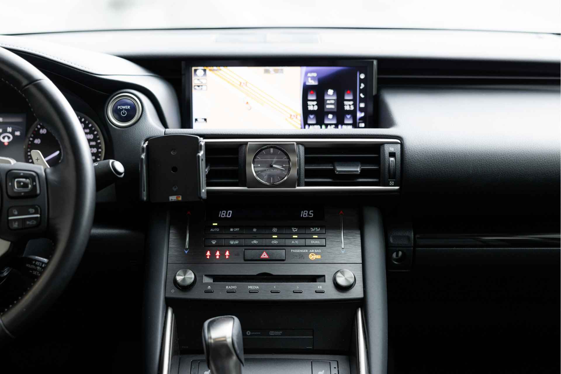 Lexus IS 300h Hybrid Edition 30 | Schuif-/Kanteldak | Adaptive Cruise Control | Voorstoelen verwarmd | Navigatie | - 8/54