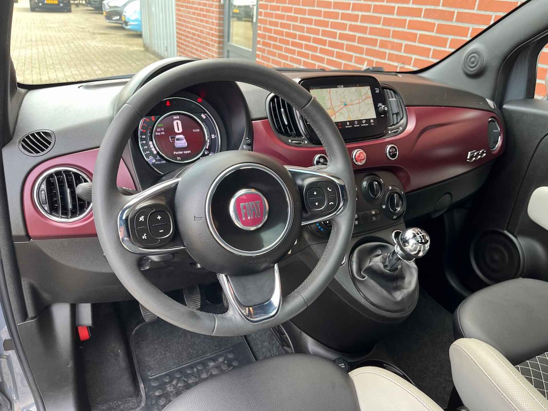 FIAT 500 1.2 STAR / 1E EIGENAAR / NAVI CARPLAY PANO CRUISE PDC - 6/25