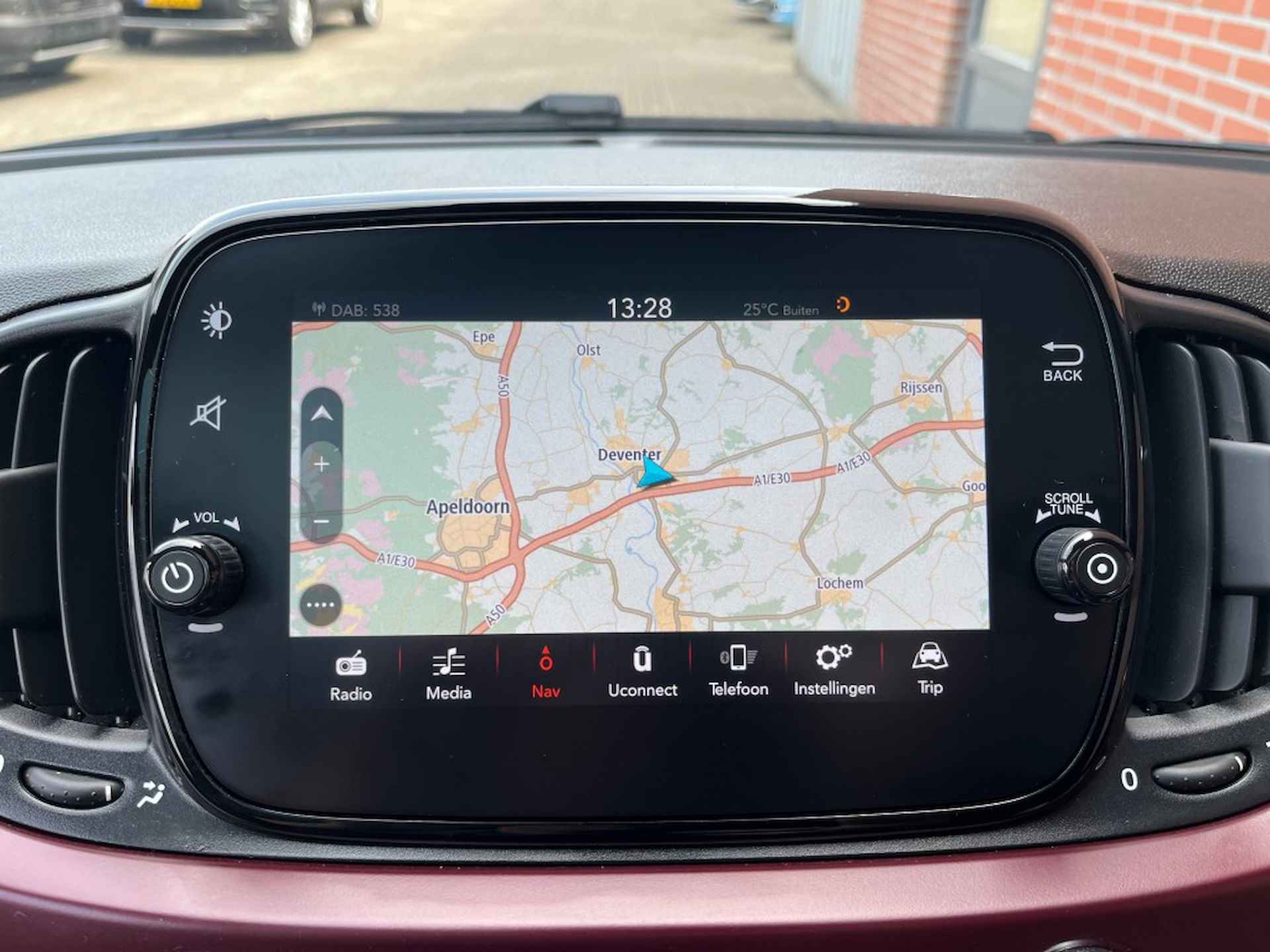 FIAT 500 1.2 STAR / 1E EIGENAAR / NAVI CARPLAY PANO CRUISE PDC - 10/25