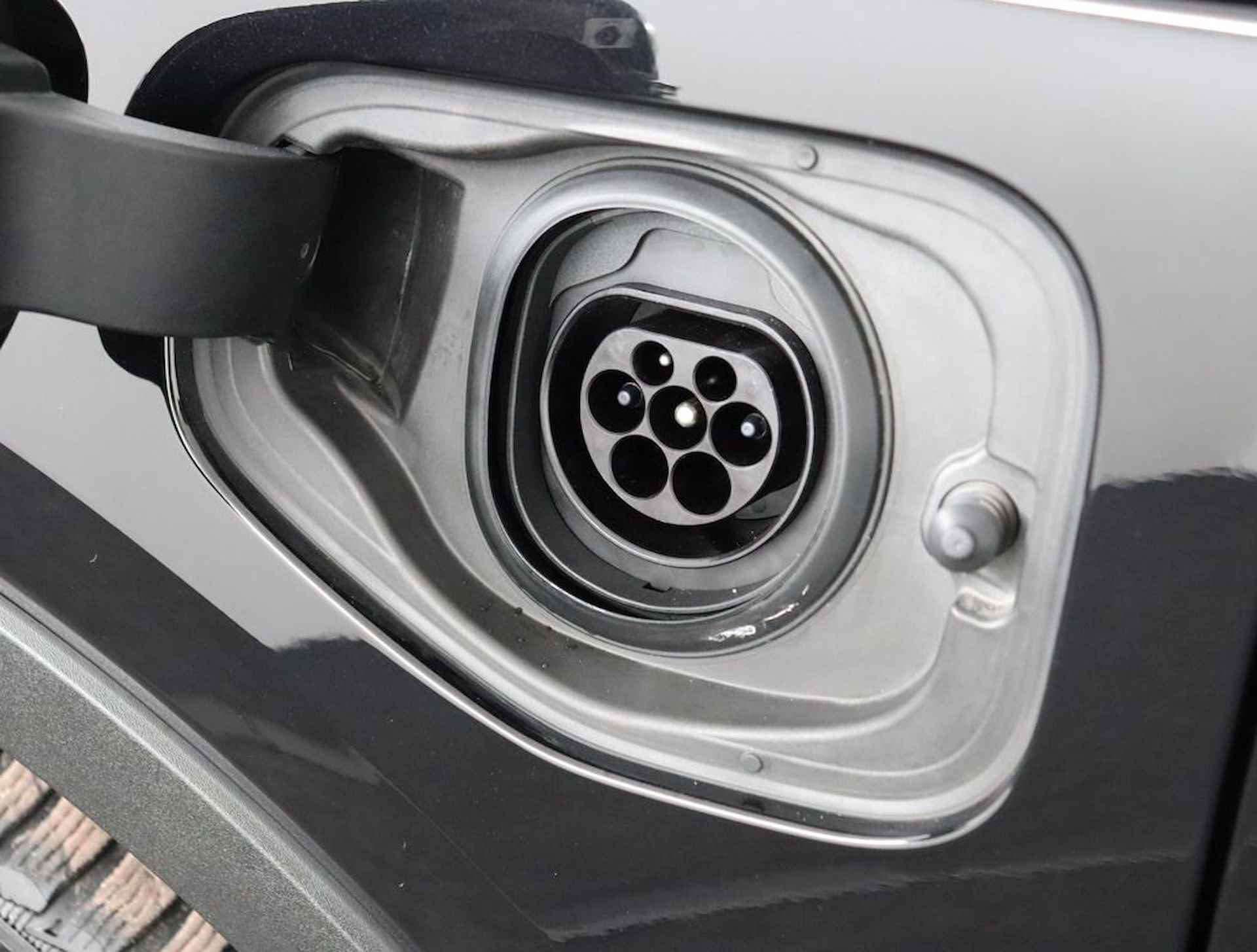 Volvo XC40 Recharge T5 Plug-in hybride R-Design Lederen interieur | Stoelverwarming voor + achter | Stuurwielverwarming | Parkeerverwarming met timer | Parkeercamera | Parkeersensoren voor + achter | 19'' LM velgen - 41/60