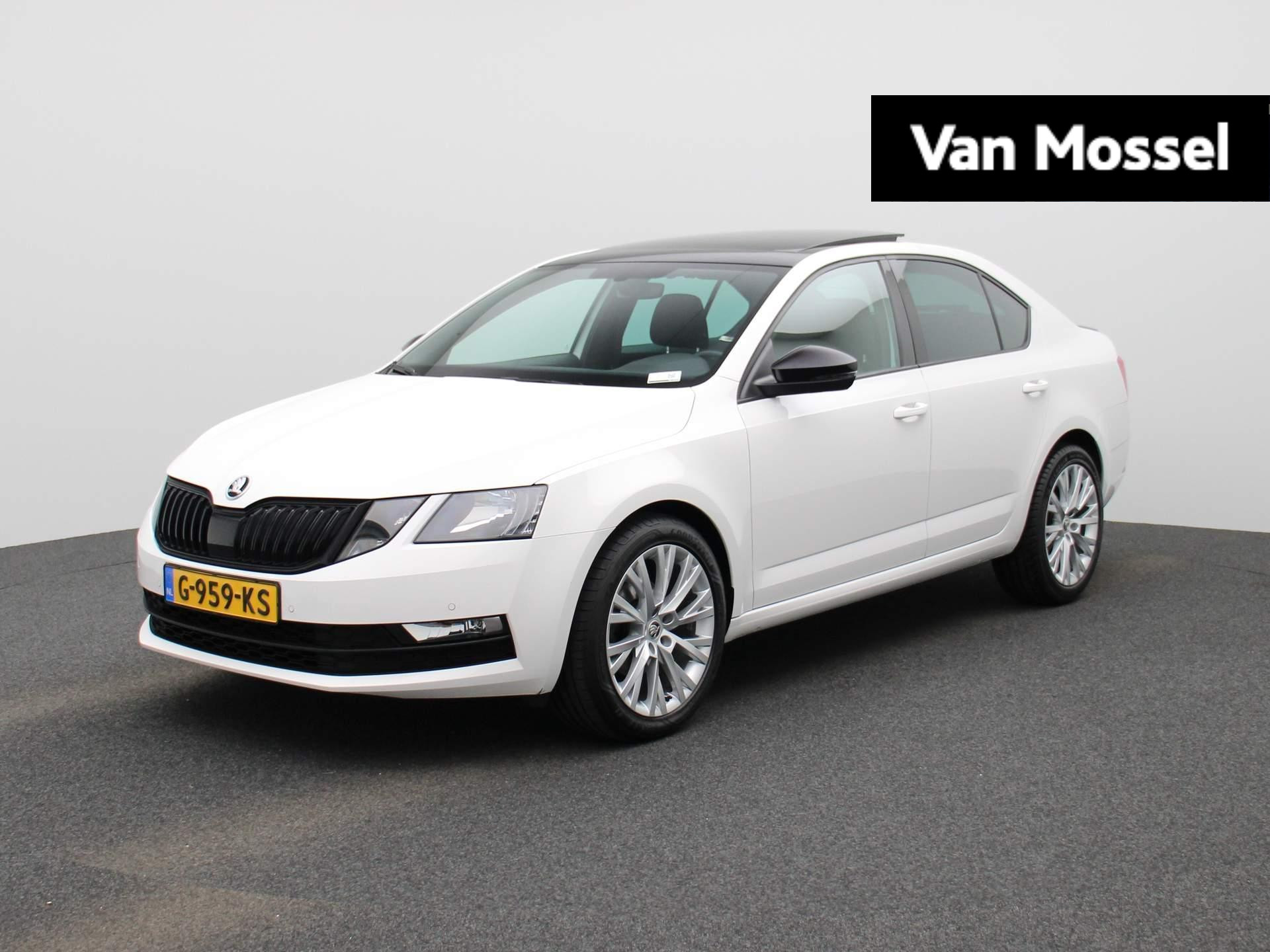 Skoda Octavia 1.5 TSI Greentech Business Edition 150 PK | Navigatie | Trekhaak | Apple Carplay/Android Auto | Climate Control | Adaptive Cruise Control | Schuifdak | Achteruitrijcamera | Privacy Glass | Parkeersensoren | Lichtmetalen velgen |