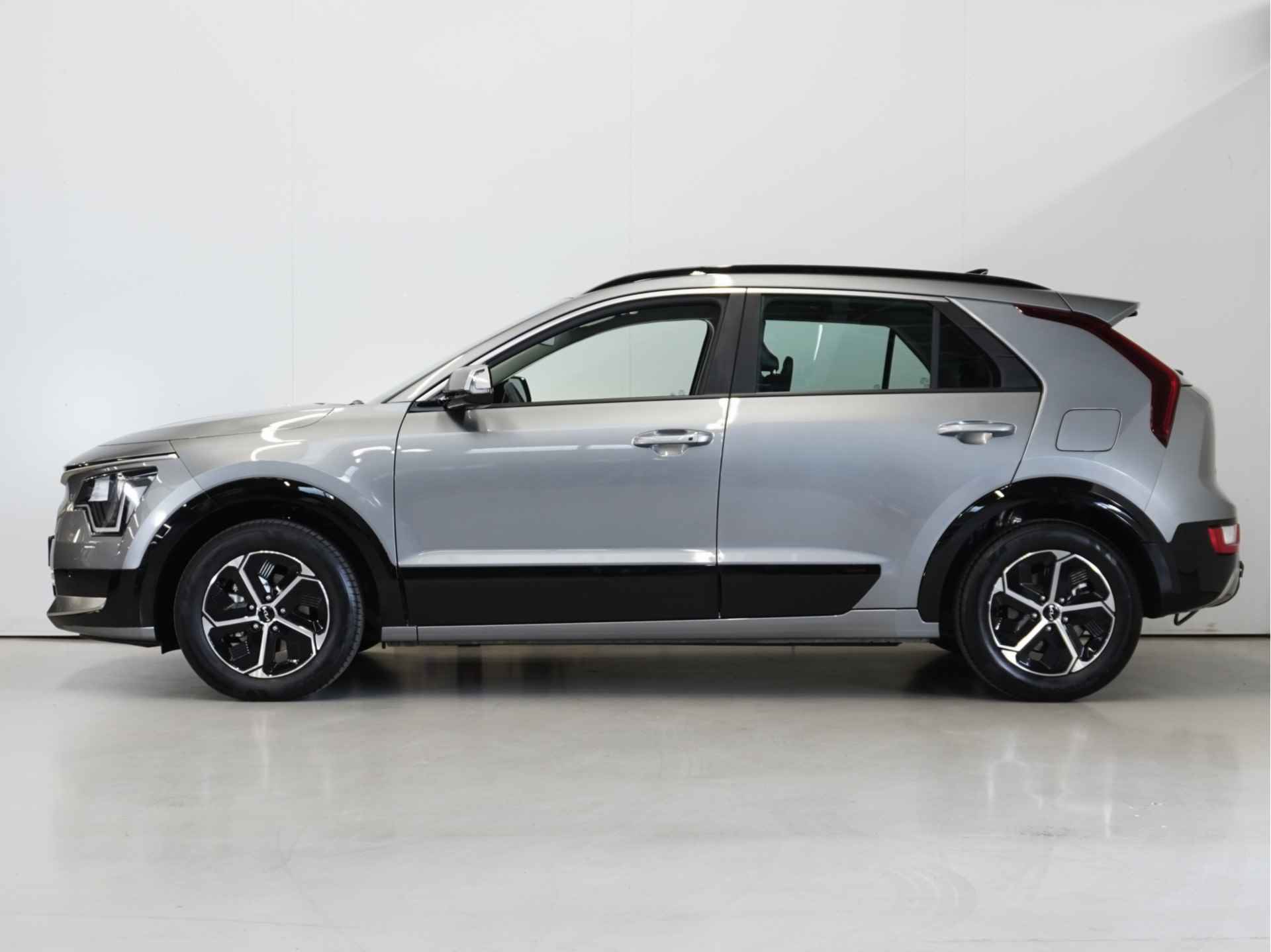 Kia Niro 1.6 GDi Hybrid DynamicLine | NL Auto | 1e eigenaar | Trekhaak | Garantie tot 22-4-2031! - 4/51