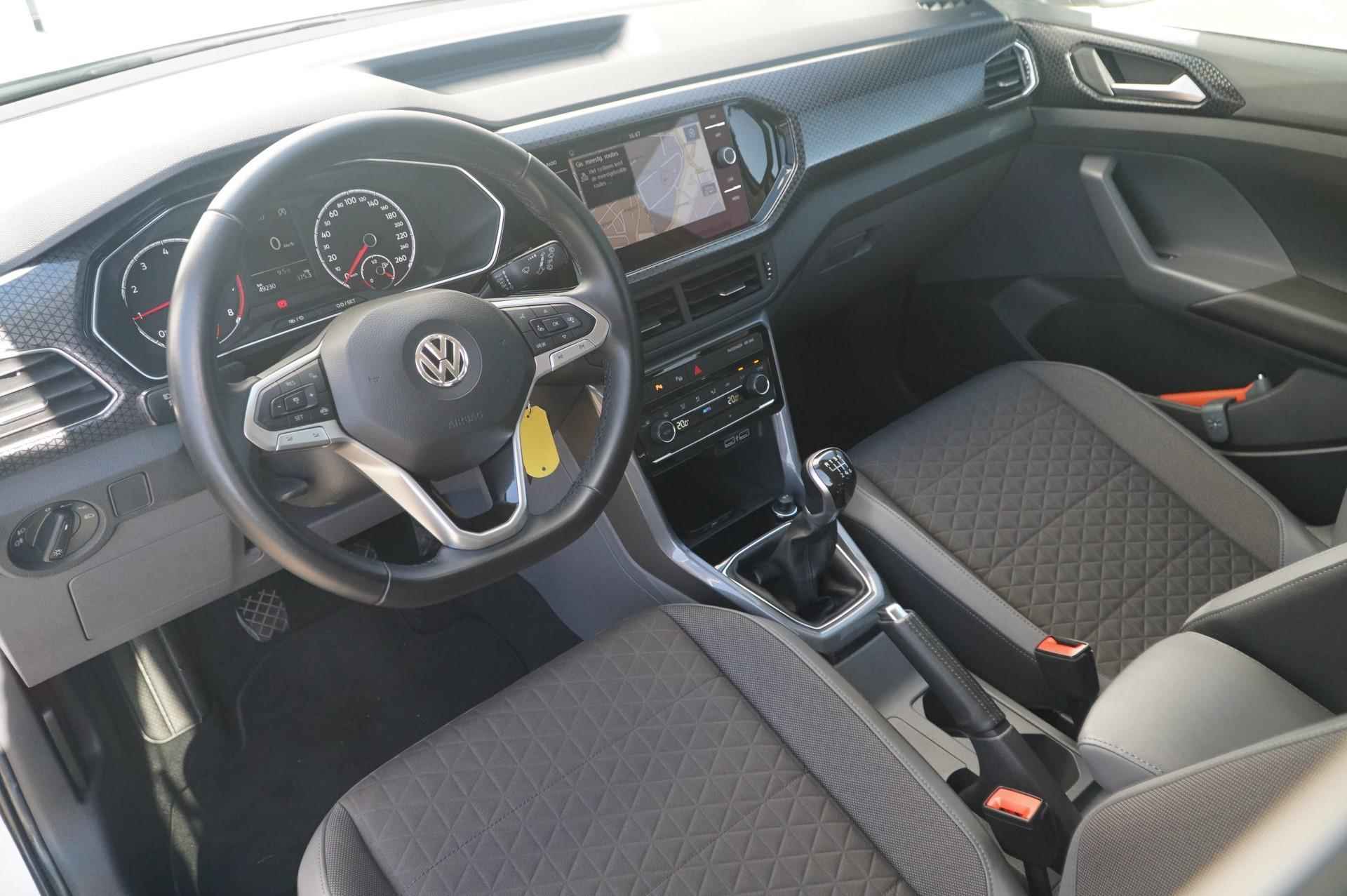 Volkswagen T-Cross 1.0 TSI 115pk Style | Navigatie | Parkeer Assistent | Dodehoeksensor - 19/37