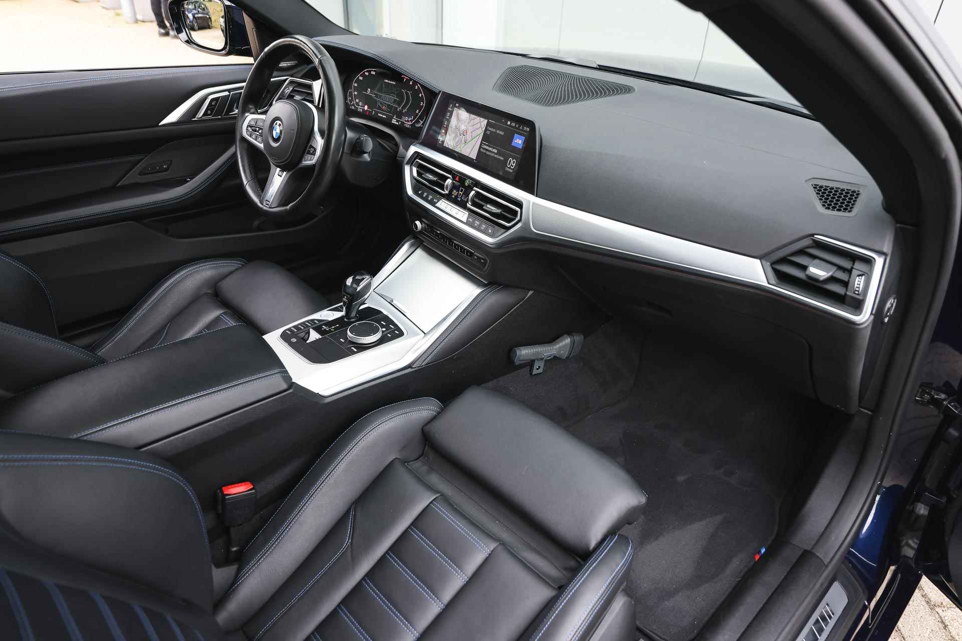 BMW 4 Serie Coupé M440i xDrive High Executive Automaat / Schuif-kanteldak / Laserlicht / M Sportstoelen / Parking Assistant Plus / Adaptief M onderstel / Comfort Access - 11/42