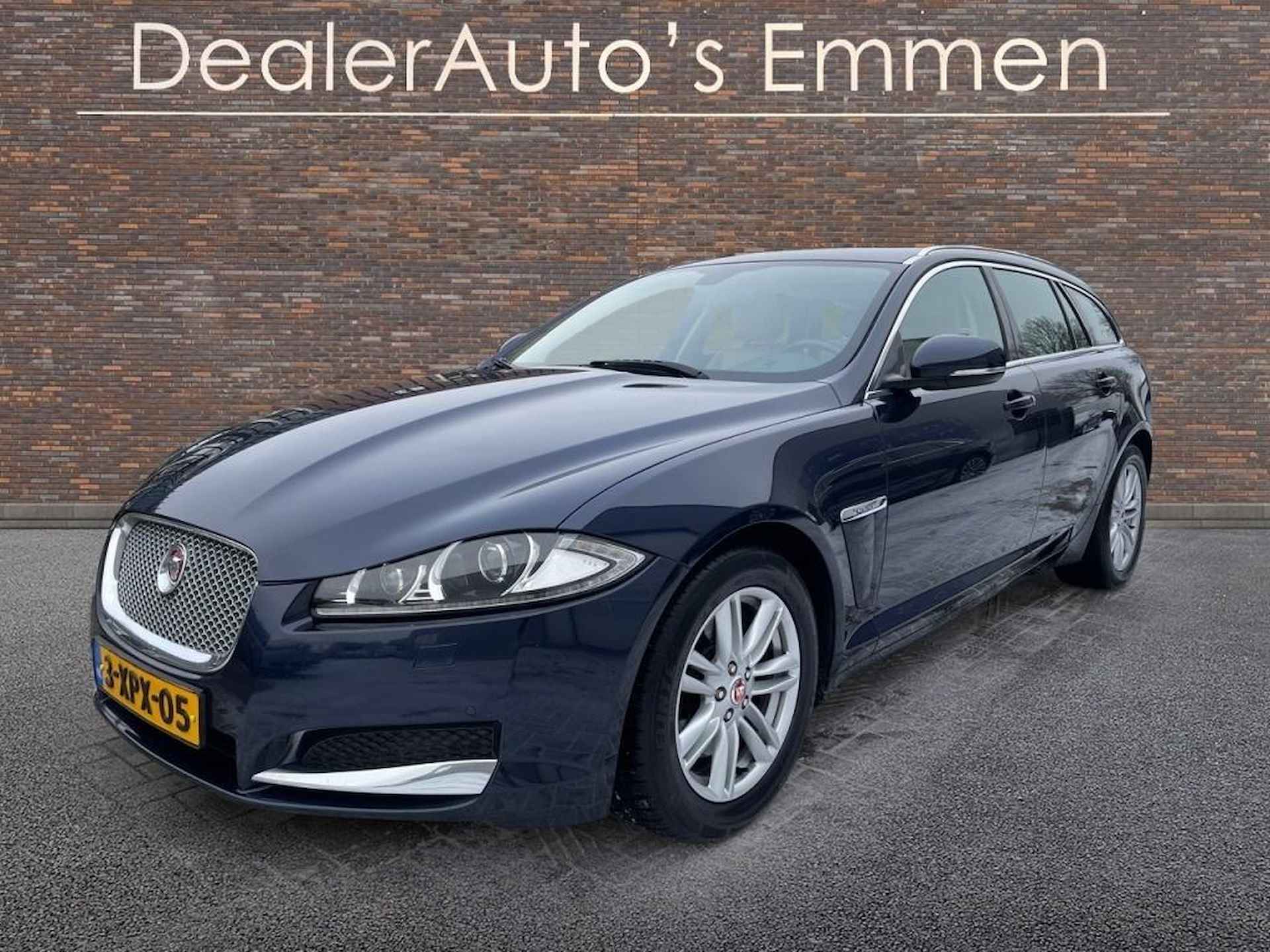 Jaguar XF Sportbrake 2.2D - 2/38