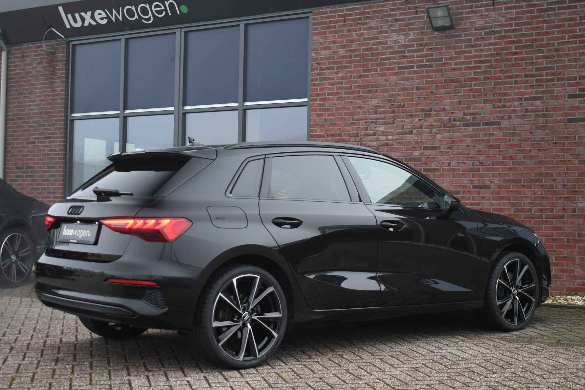 Audi A3 Sportback 40 TFSI e S-Line ACC S-zetels B&O El-klep 19inch m-LED - 32/73