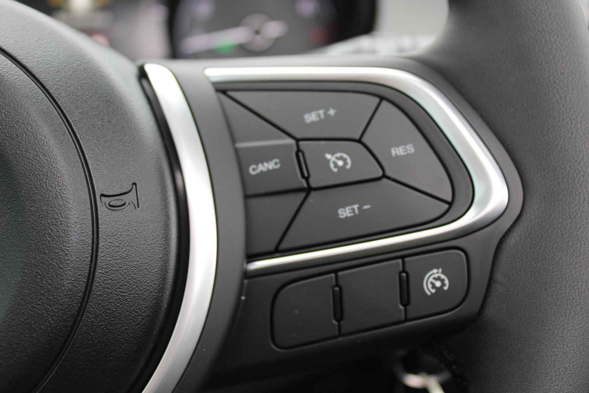 Fiat 500 X 1.5 Hybrid Sport Automaat / Cabrio /  Navigatie / Camera - 17/19