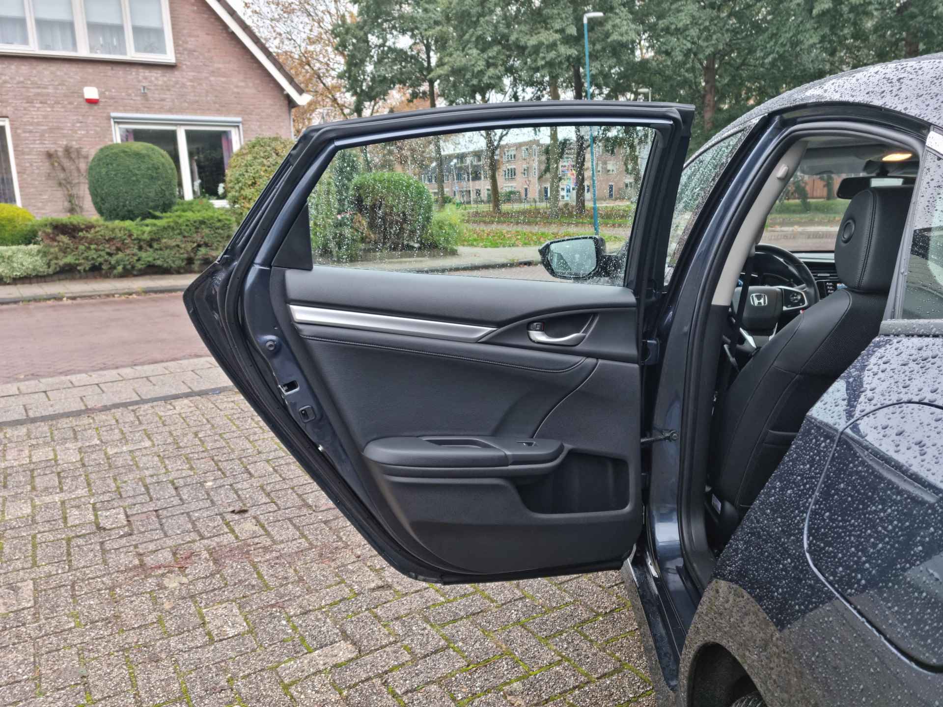 Honda Civic 1.5 i-VTEC Executive Navigatie, Panoramadak , All-in Rijklaarprijs - 6/26