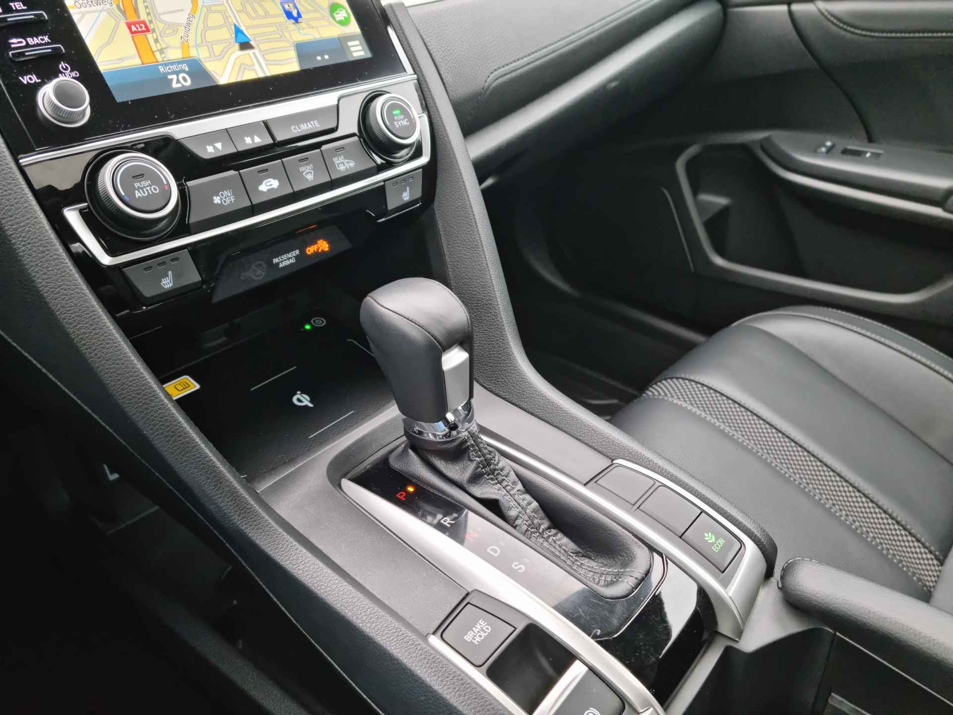 Honda Civic 1.5 i-VTEC Executive Navigatie, Panoramadak , All-in Rijklaarprijs - 20/26