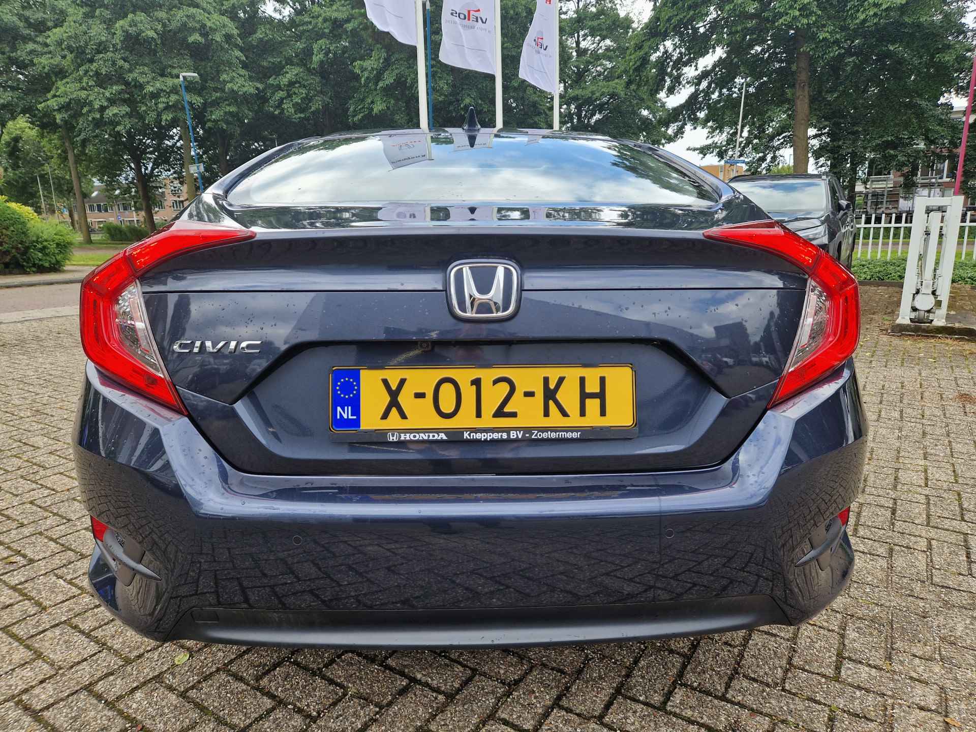 Honda Civic 1.5 i-VTEC Executive Navigatie, Panoramadak , All-in Rijklaarprijs - 10/29