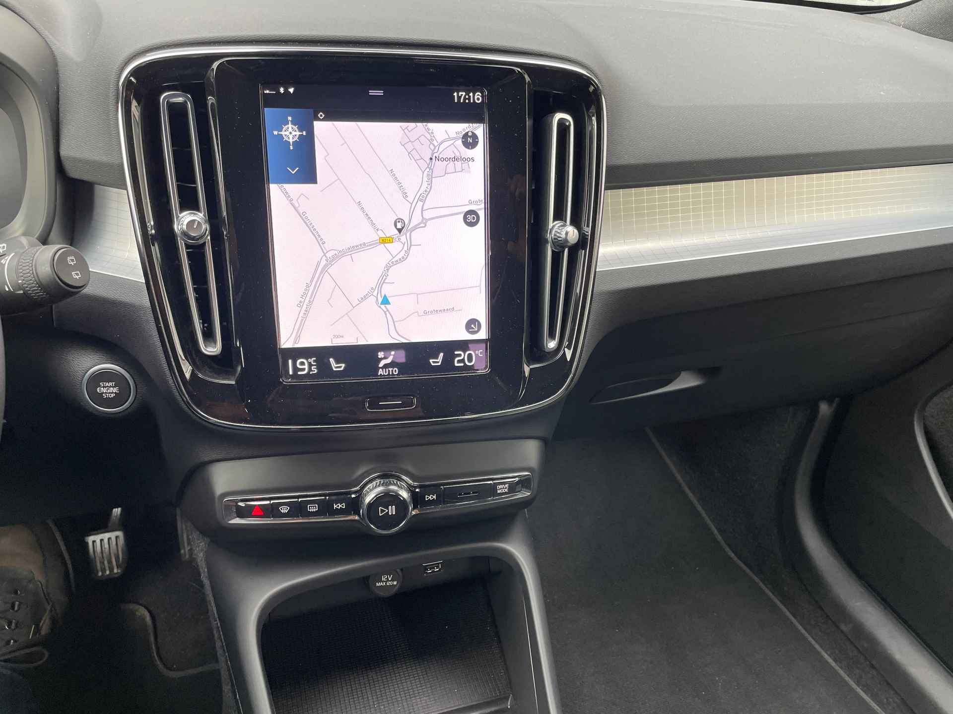 Volvo XC40 1.5 T5 Recharge Inscription Expression - 10/18
