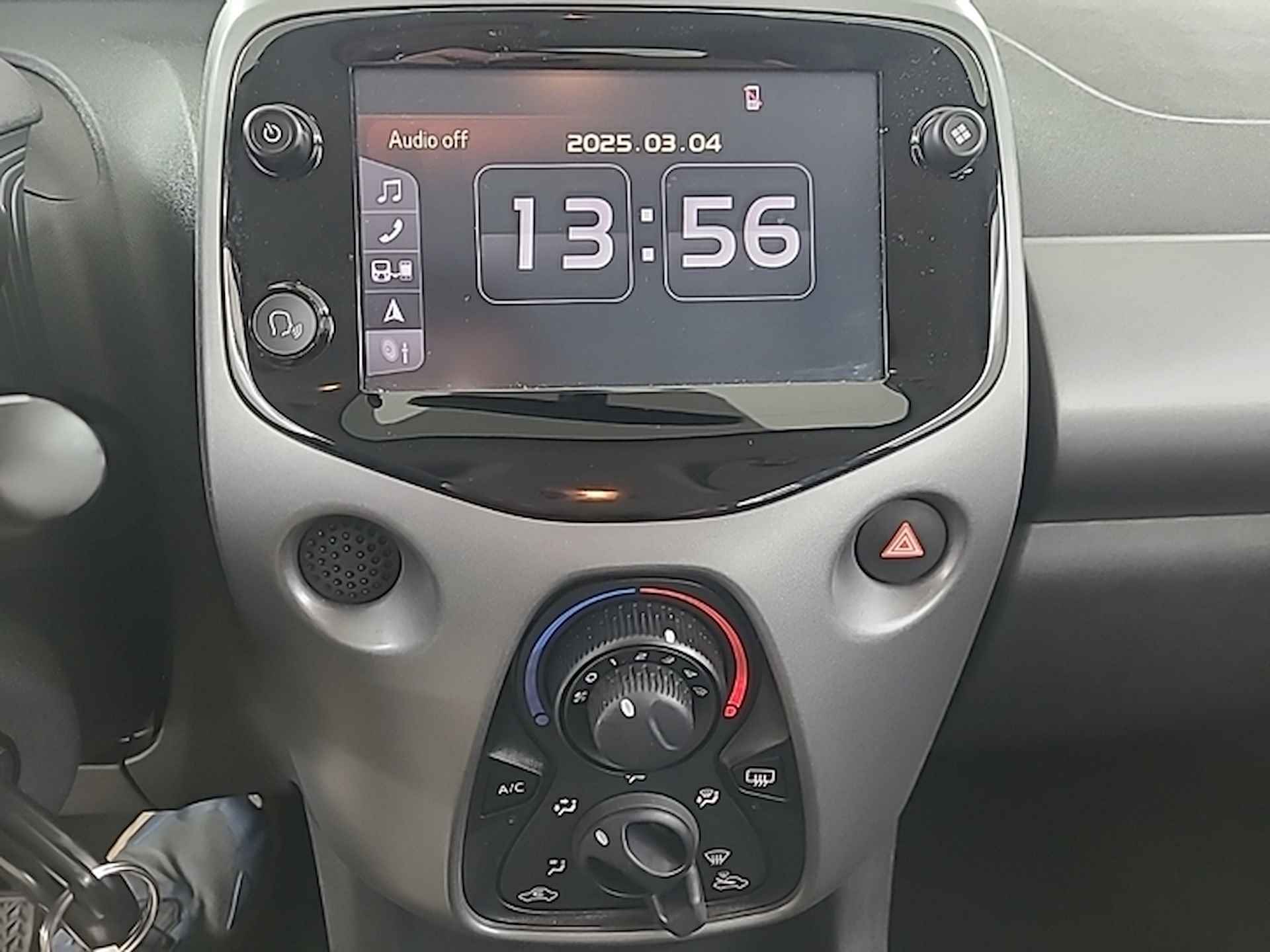 Toyota Aygo 1.0 VVT-i x-play (73 PK) 1e-Eig. Toyota-Dealer-Onderh. BOVAG-Garantie. NL-Auto. Navigatie/Apple-Carplay/Android-Auto, Cruisecontrol, Achteruitrijcamera, Airco, Hill-Hold, Privacy-Glas - 9/18