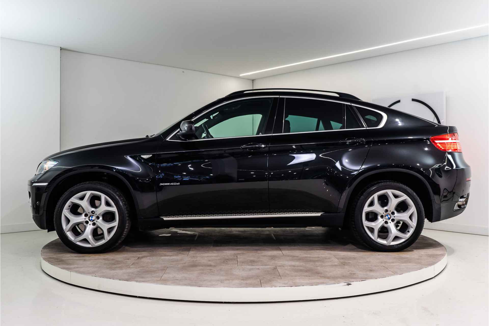 BMW X6 xDrive40d High Executive 306PK | NL AUTO+NAP | Leder | HUD | Memory | Facelift - 2/49