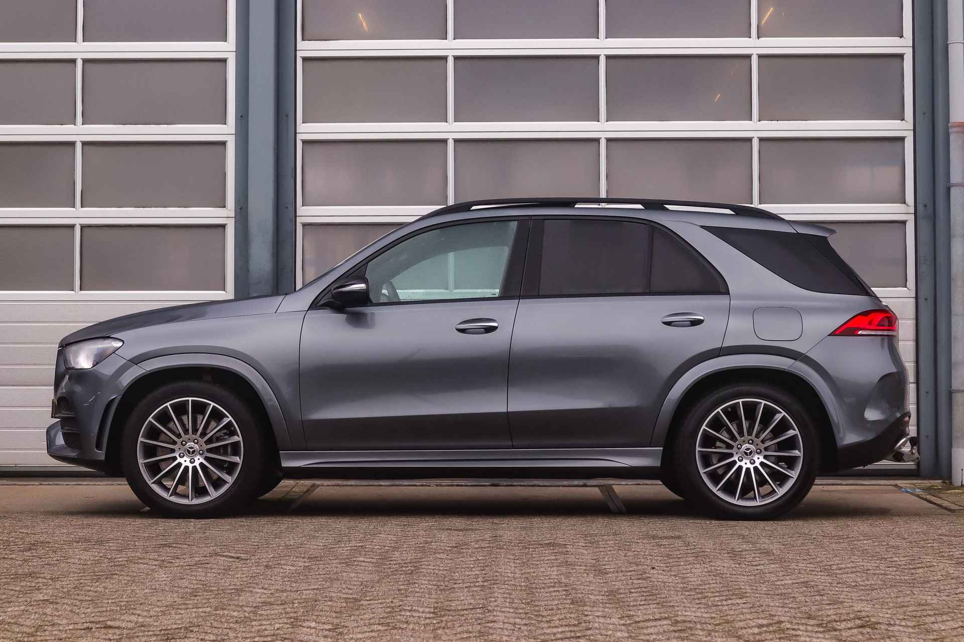 Mercedes-Benz GLE GLE 350e Automaat 4MATIC AMG Line | Nightpakket | Distronic+ | Burmester Audio | Sfeerverlichting | 360° Camera | LED | Stoelverwarming | Trekhaak - 7/42