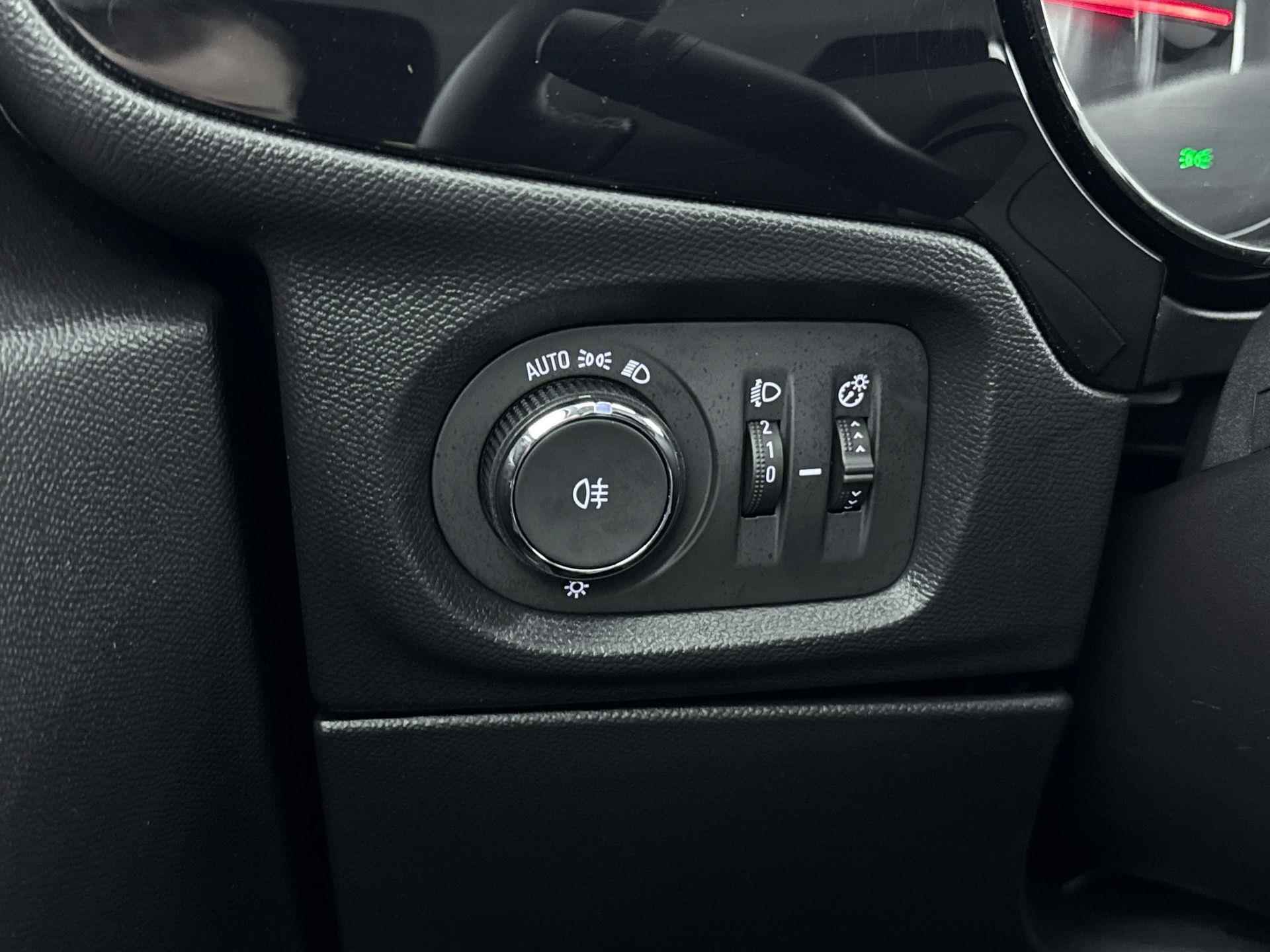 Opel Corsa 1.2 100 pk Edition | Navigatie | Parkeersensoren | Stuurverwarming - 12/33