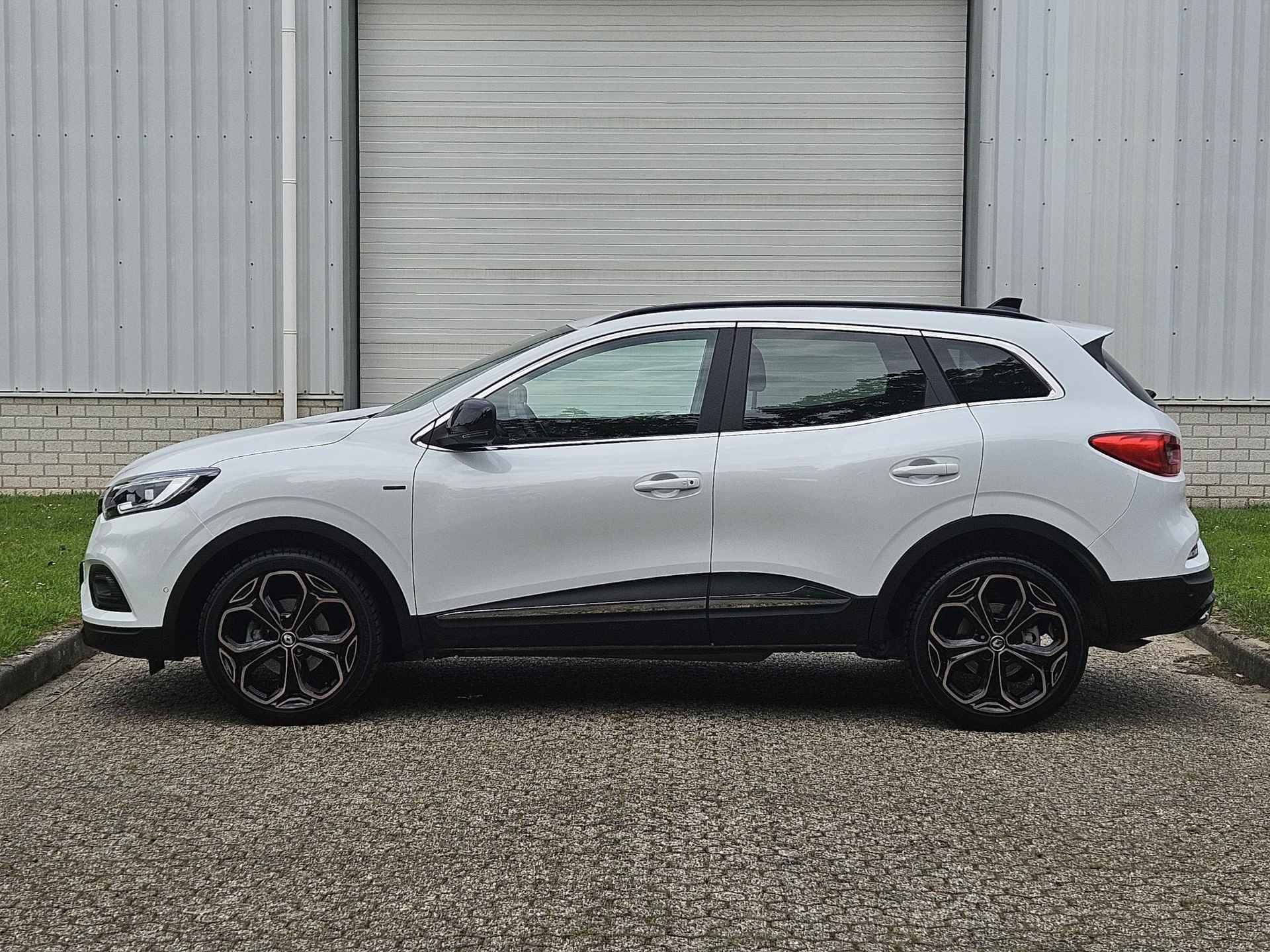 Renault Kadjar 1.3 TCe Techno 140pk Black Edition Automaat / Adaptieve Cruise Control / Stoelverwarming / Dodehoekdetectie / Apple Carplay / Android Auto / - 15/51