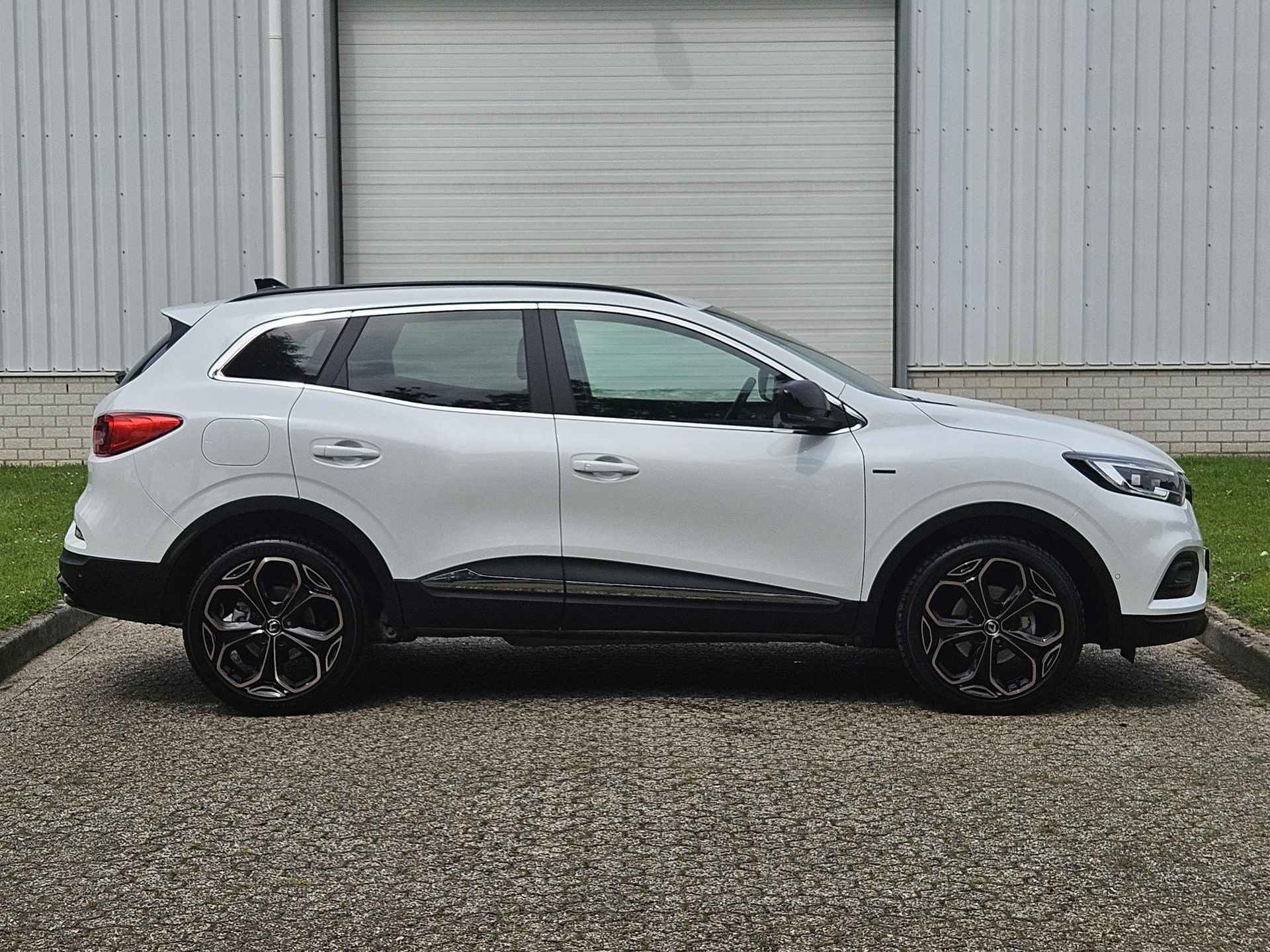 Renault Kadjar 1.3 TCe Techno 140pk Black Edition Automaat / Adaptieve Cruise Control / Stoelverwarming / Dodehoekdetectie / Apple Carplay / Android Auto / - 22/51