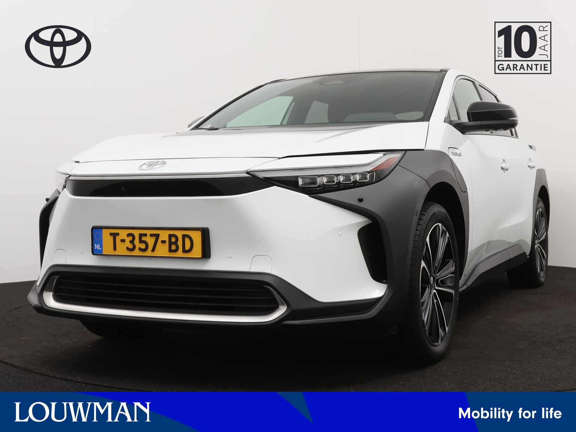 Toyota Bz4x Premium Solar Roof AWD 71 kWh 3-fase | Solar Roof | Parkeersensoren | Stoel en stuurwiel verwarmd | Navigatie | 360 Camera | Cruise Control Adaptief | Climate Control |