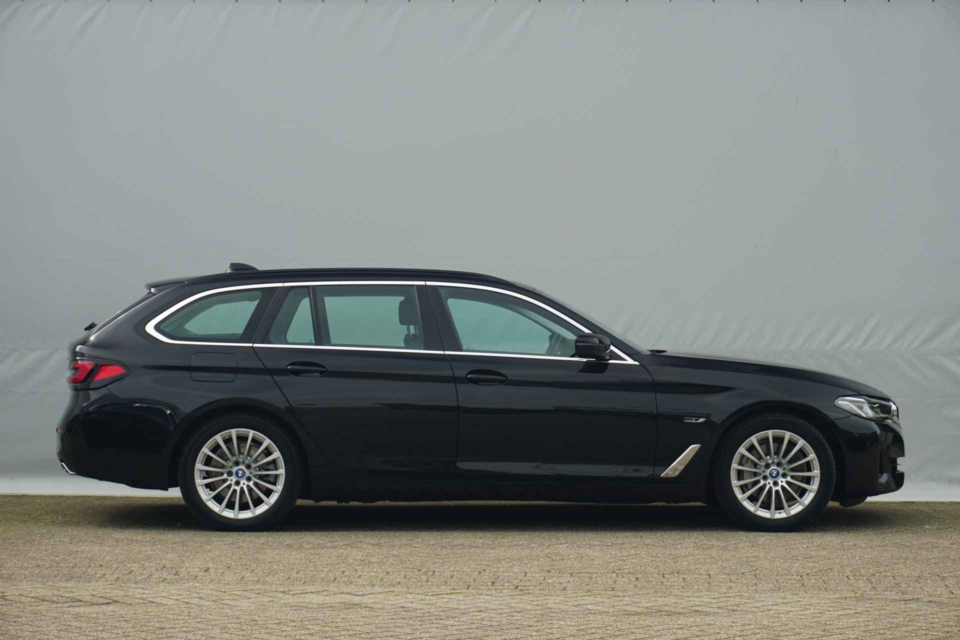 BMW 5 Serie Touring 520e High Executive Comfortstoelen / Laserlight / Elektrische trekhaak - 5/24
