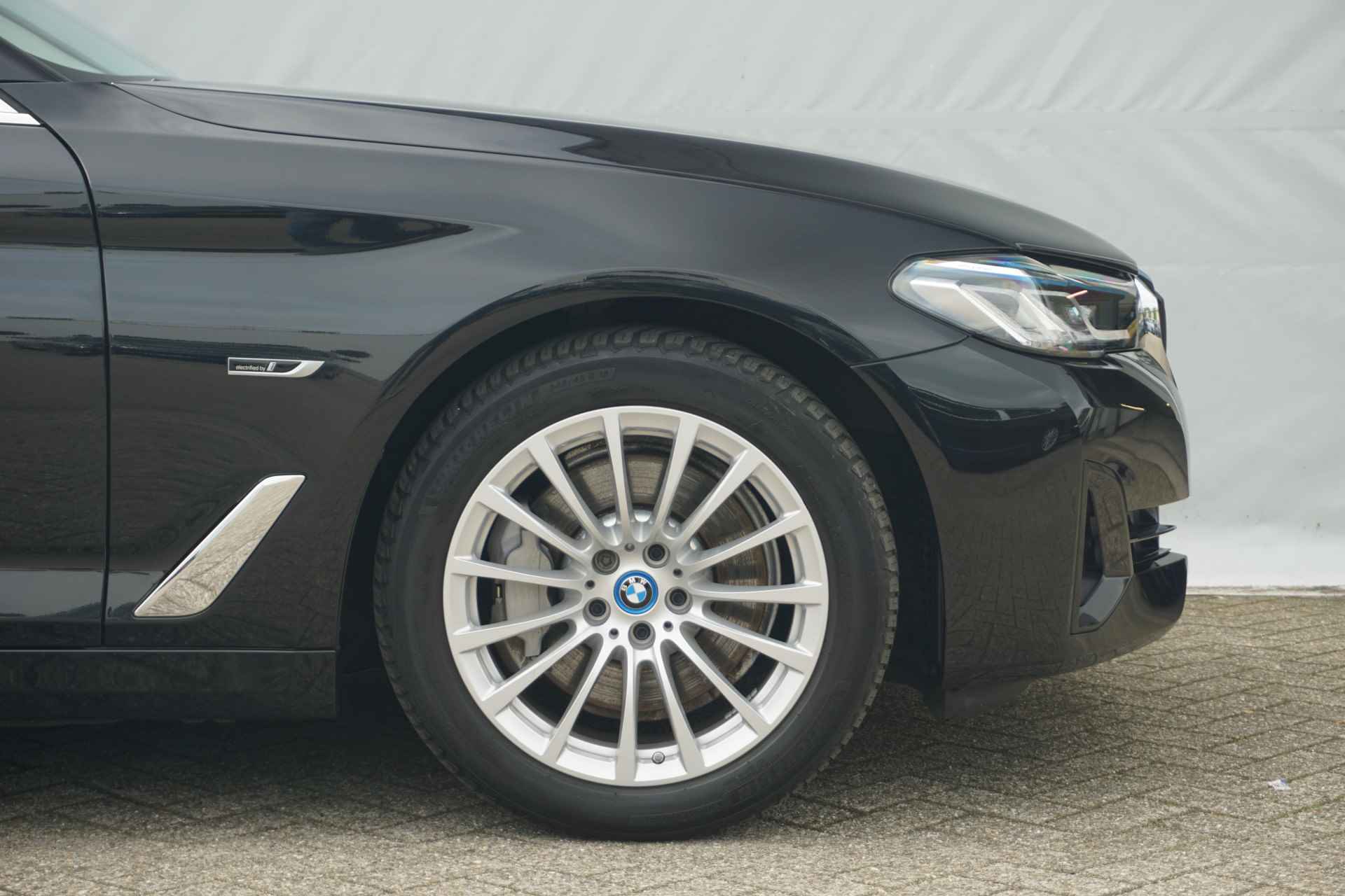 BMW 5 Serie Touring 520e High Executive Comfortstoelen / Laserlight / Elektrische trekhaak - 6/24