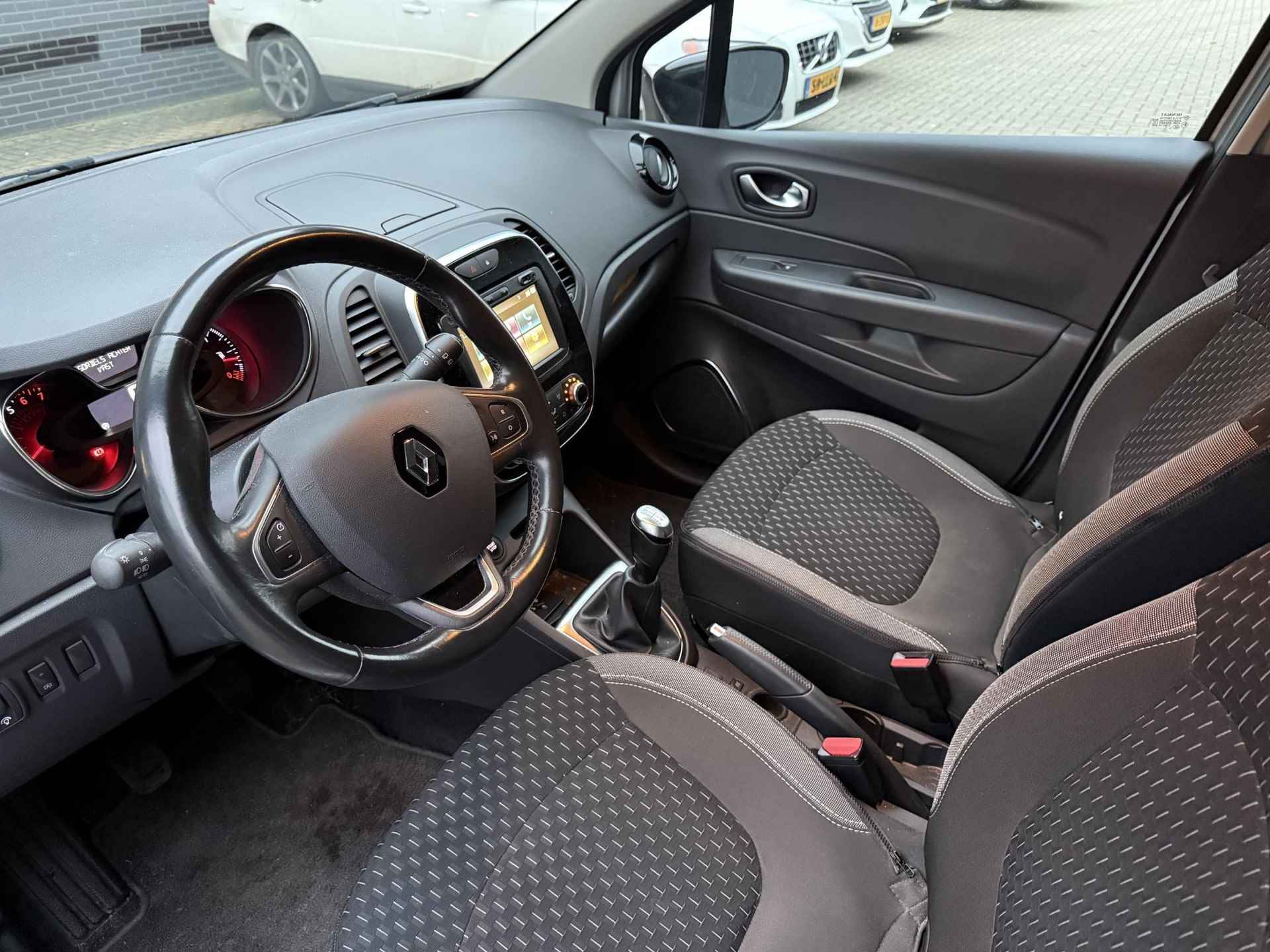 Renault Captur 0.9 TCe Limited / Navigatie / Trekhaak / Cruise Control / Camera / Bluetooth / PDC Voor&Achter / Stoelverwarming - 22/39