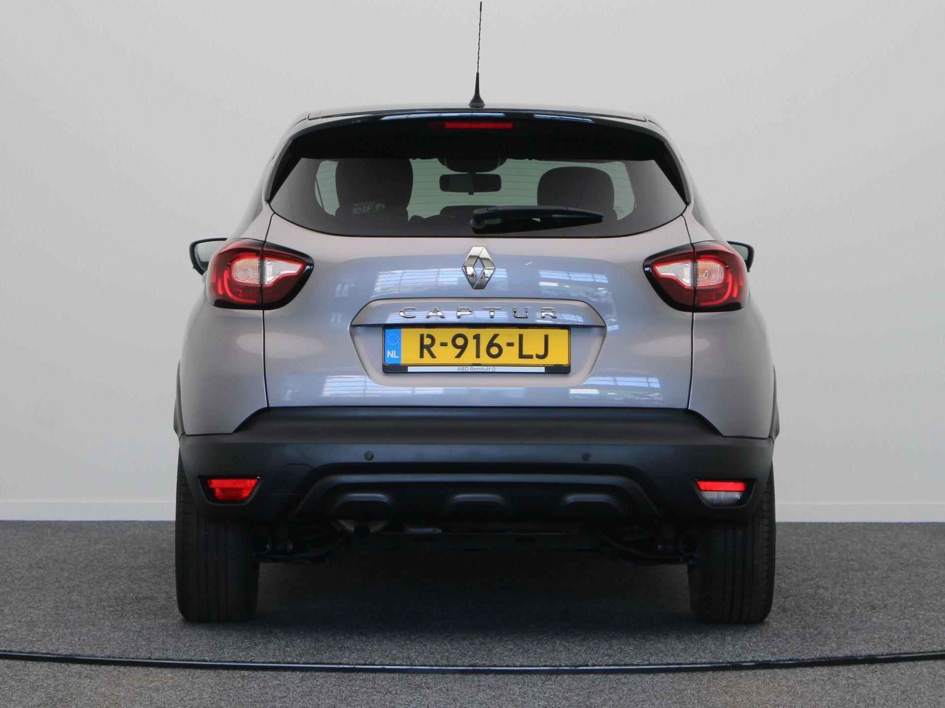 Renault Captur 0.9 TCe Limited | Navigatie | Cruise control | Climate control | Parkeer sensoren | Licht metalen wielen | Privacy glass | - 7/45