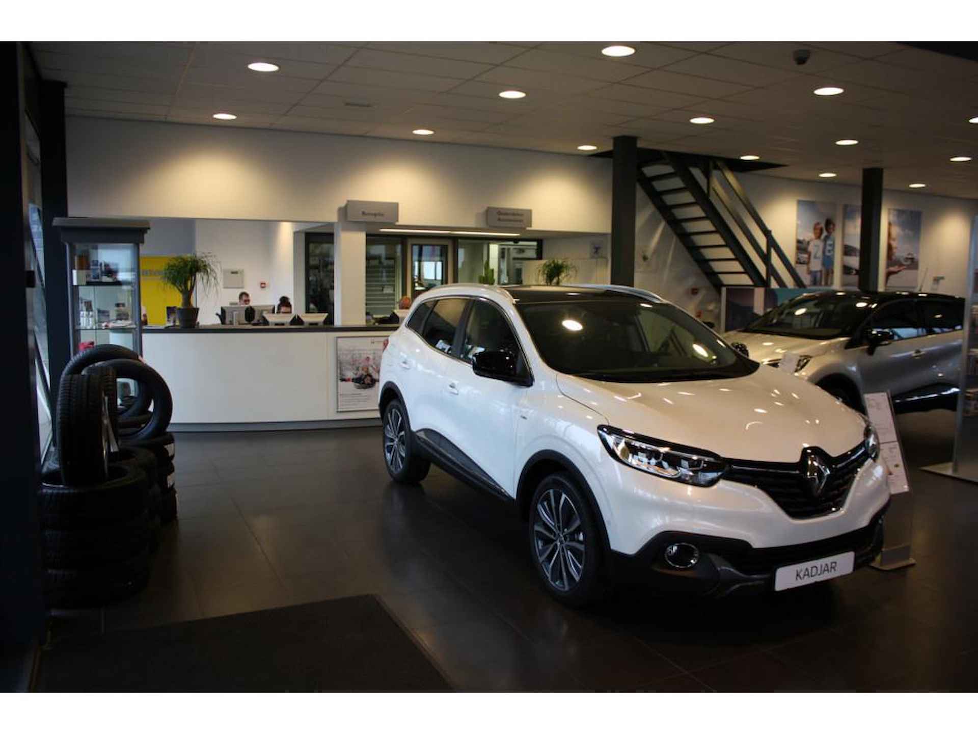 Renault Kadjar 1.6 TCe 160 Intens / 1.800 TREKGEWICHT / NAVI / PDC 360 / CRUISE / CLIMATE / KEYLESS / STOELV. / PRIV GLAS / 17'' LMV - 47/52