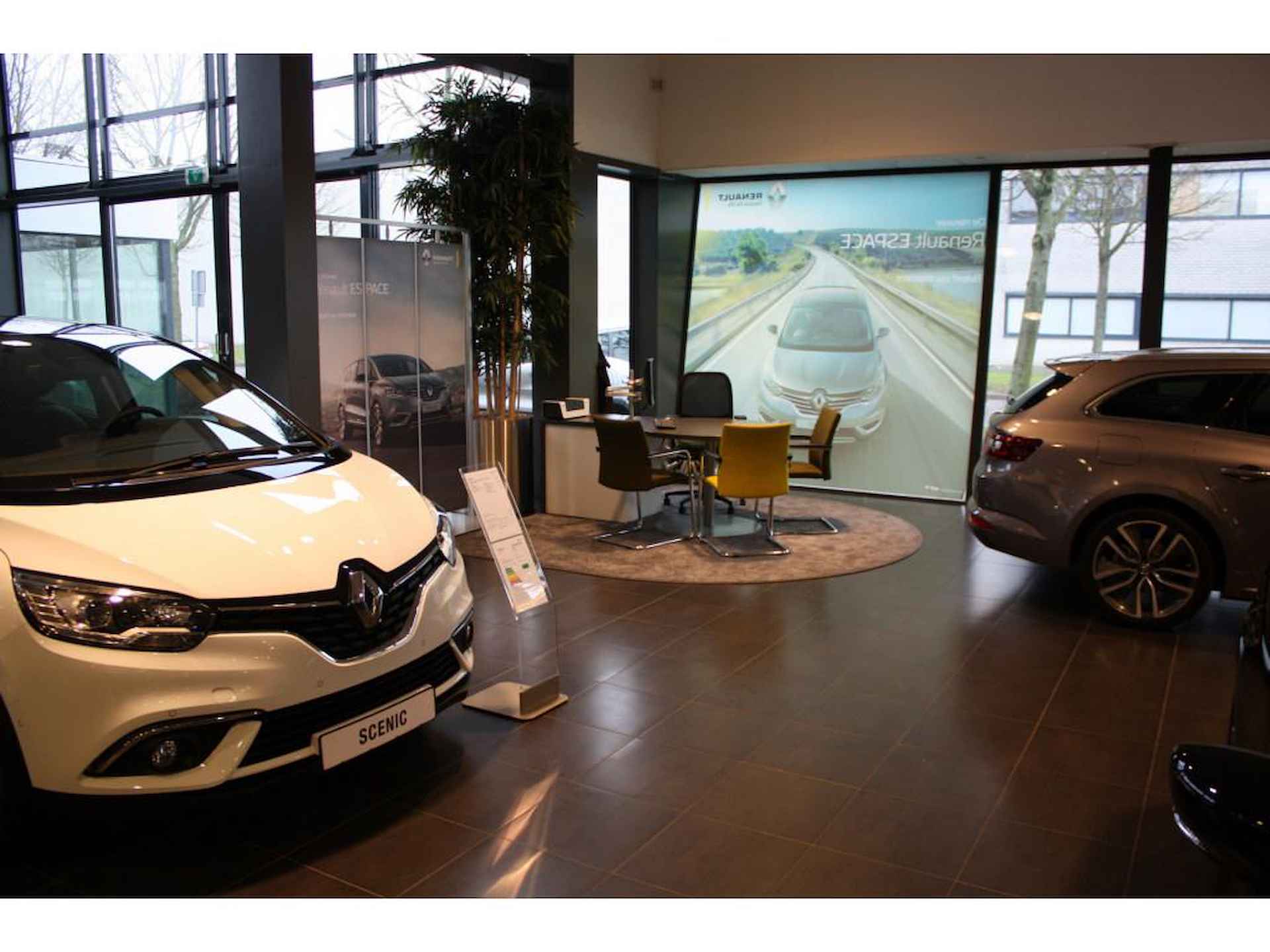 Renault Kadjar 1.6 TCe 160 Intens / 1.800 TREKGEWICHT / NAVI / PDC 360 / CRUISE / CLIMATE / KEYLESS / STOELV. / PRIV GLAS / 17'' LMV - 51/52