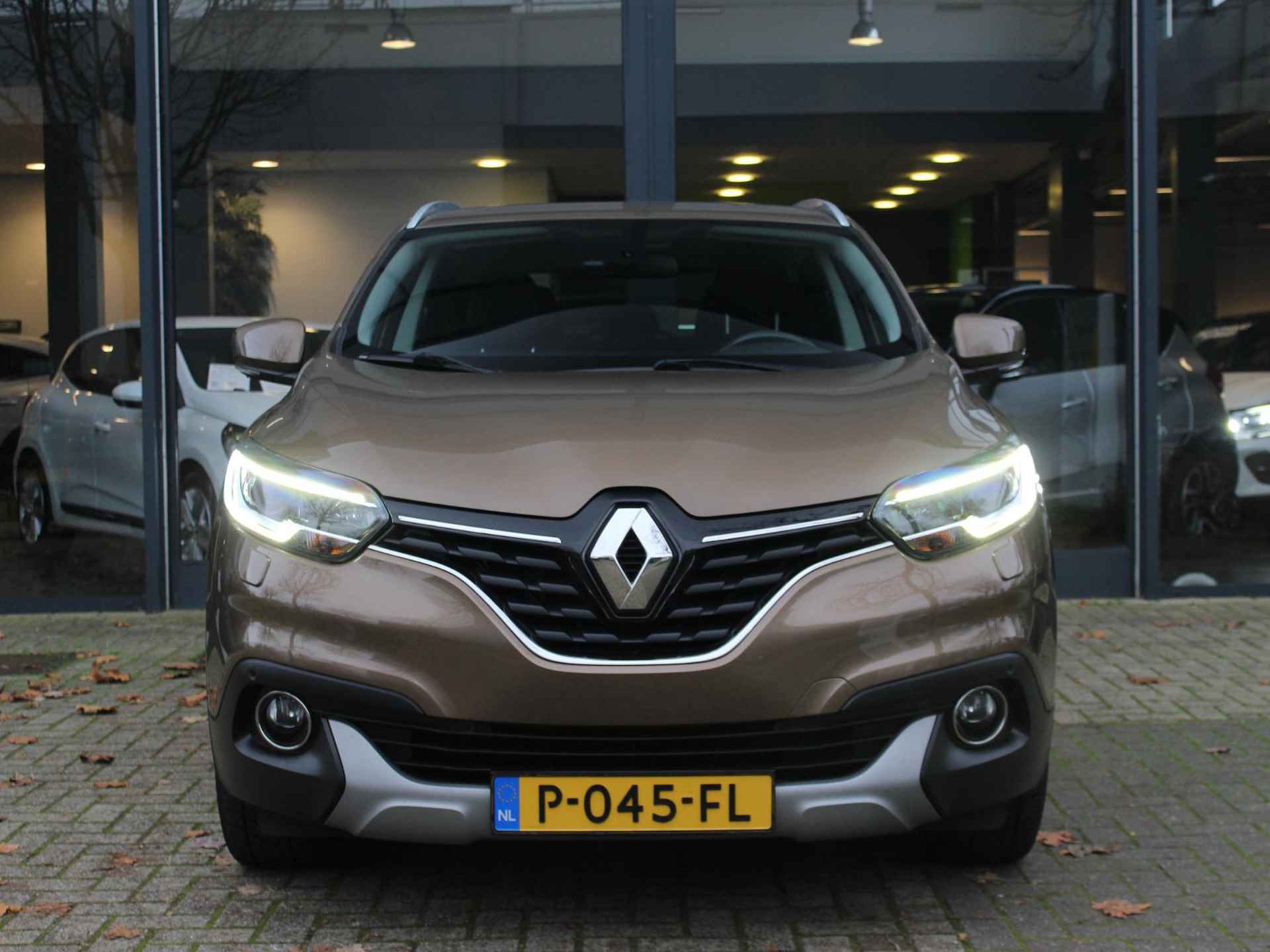 Renault Kadjar 1.6 TCe 160 Intens / 1.800 TREKGEWICHT / NAVI / PDC 360 / CRUISE / CLIMATE / KEYLESS / STOELV. / PRIV GLAS / 17'' LMV - 10/52