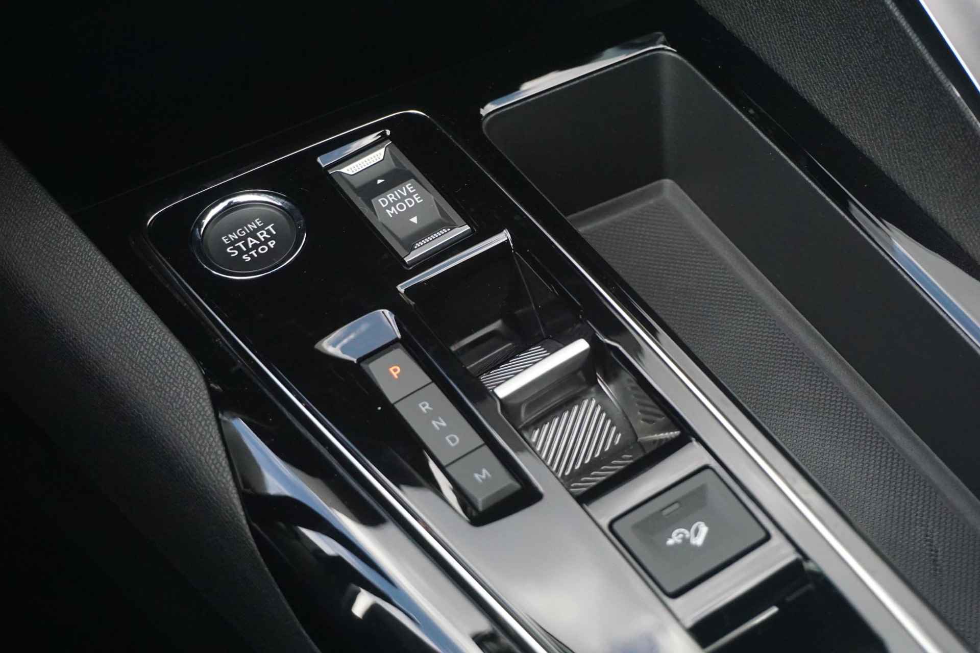 Peugeot 3008 1.2 PureTech Allure  Pack Business 360° Camera | All-season | keyless | Carplay - 37/49