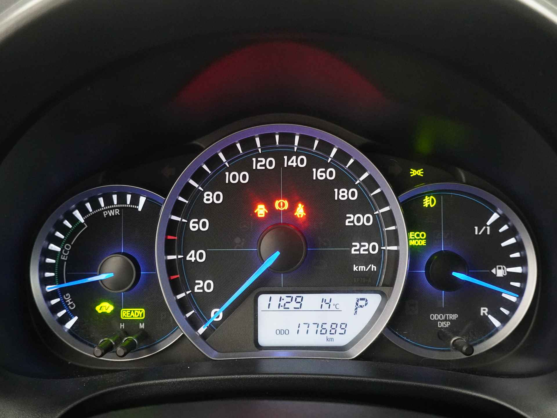 Toyota Yaris 1.5 Full Hybrid Dynamic - Automaat - Climate Control - Airco - Navigatie - Achteruitrijcamera - Elektrische ramen - 12 Maanden Bovag Garantie - 22/44