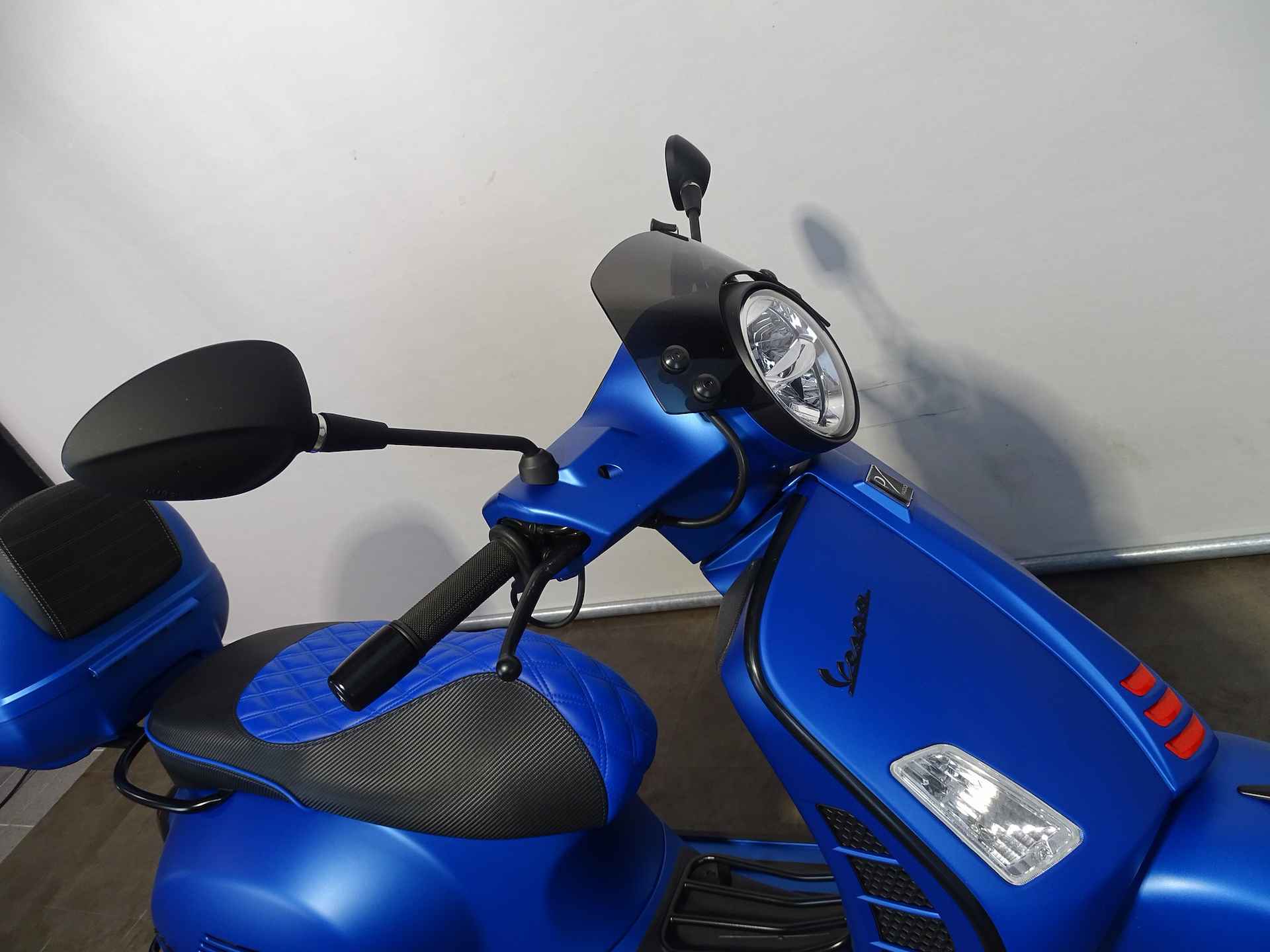 Vespa GTS 300 SUPERSPORT HPE - 2/7