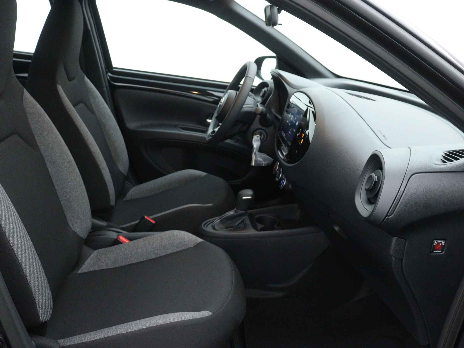 Toyota Aygo X 1.0 VVT-i S-CVT play | Automaat | - 26/32