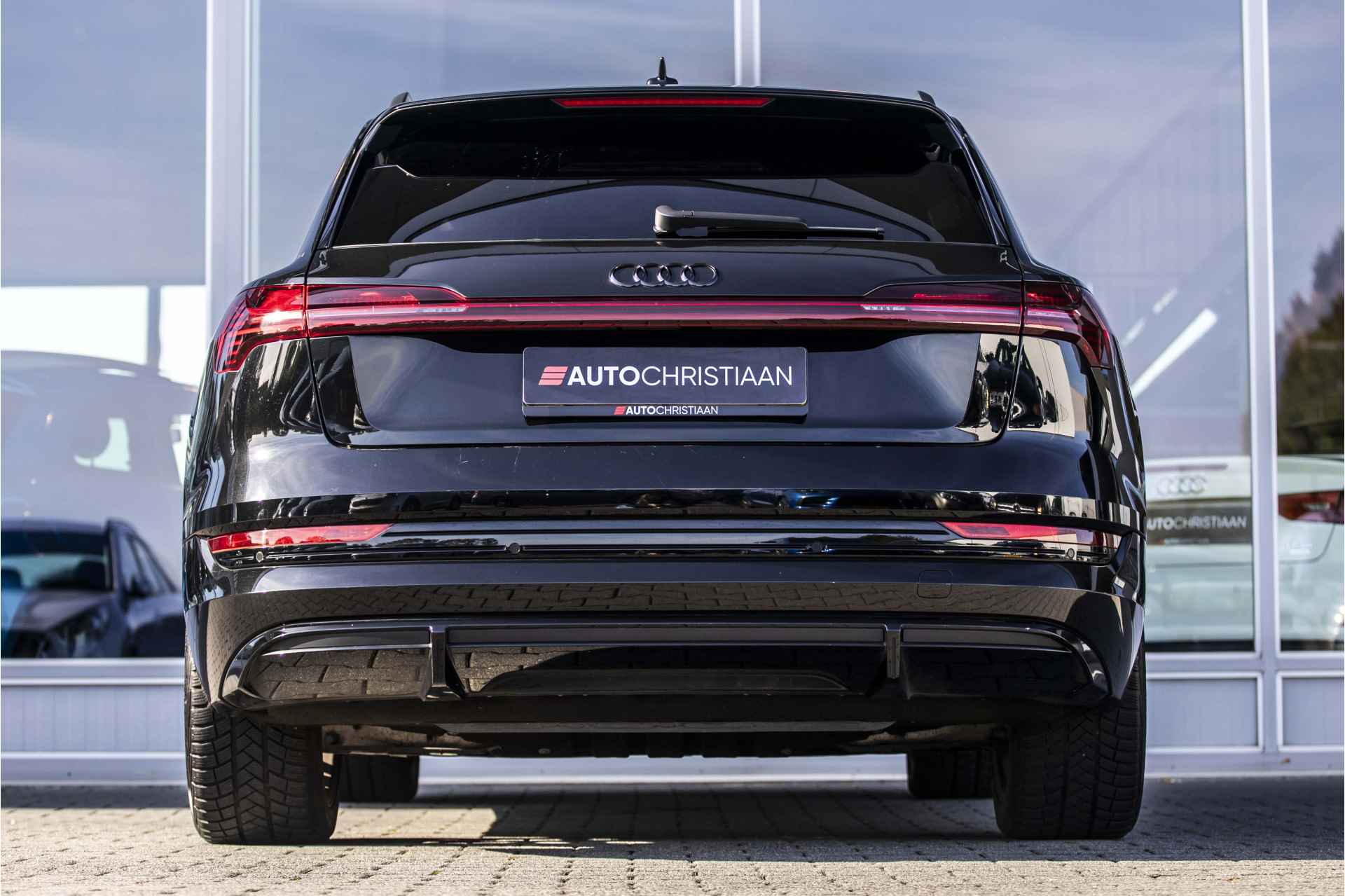 Audi e-tron 50 quattro Launch edition Black | S-Line | Pano | NL Auto | ACC - 4/42