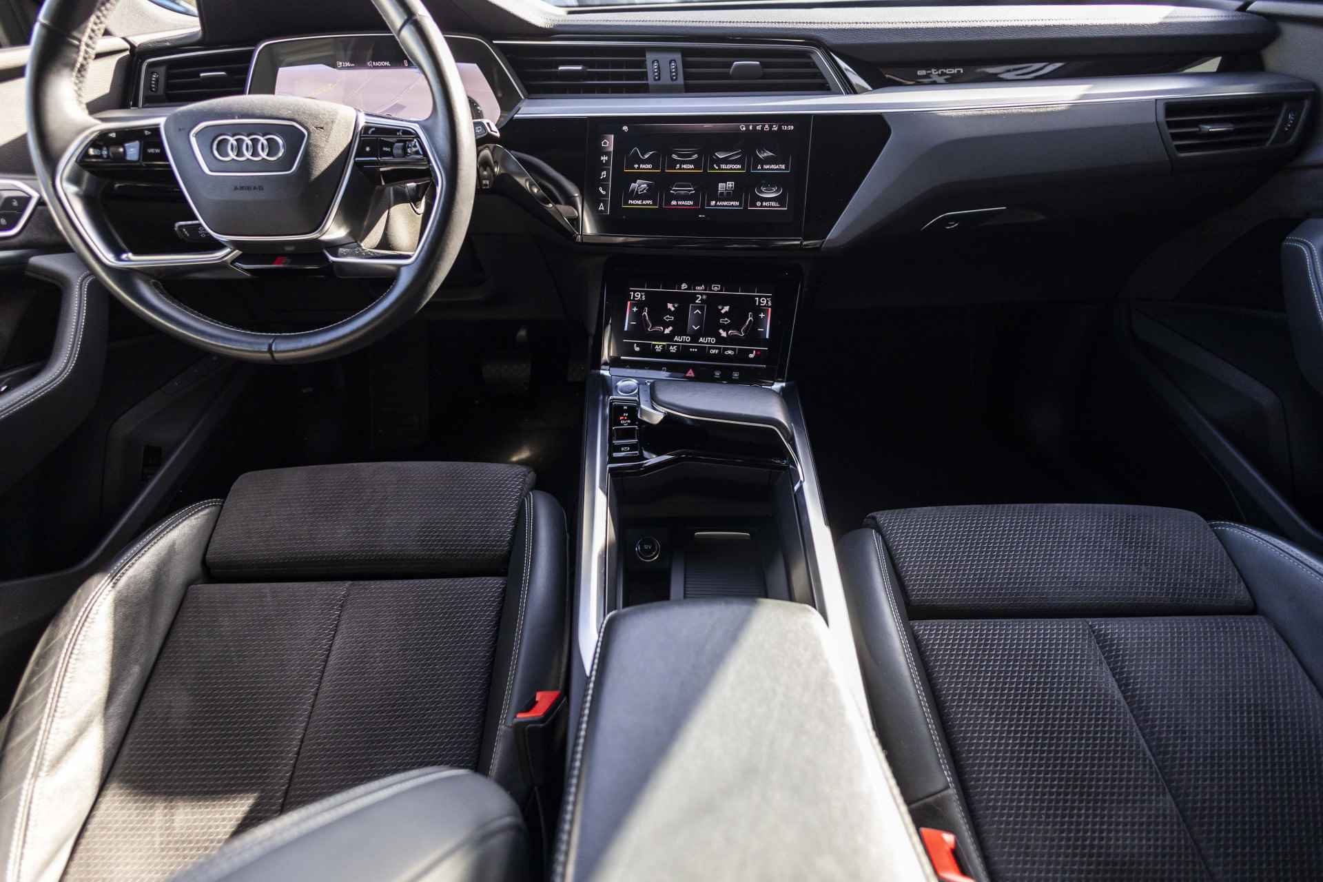 Audi e-tron 50 quattro Launch edition Black | S-Line | Pano | NL Auto | ACC - 33/42