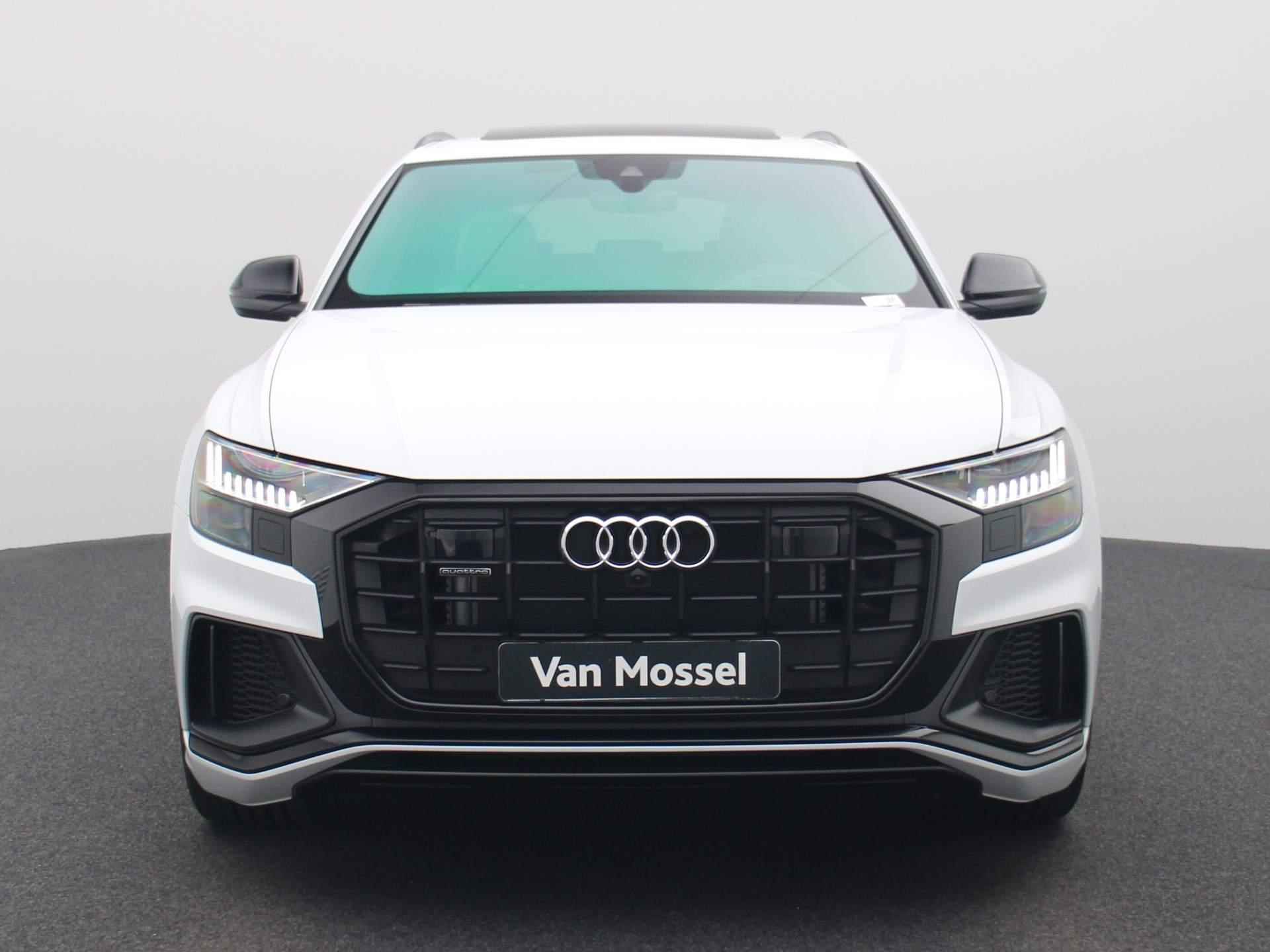 Audi Q8 60 TFSI e quattro Pro Line S Competition 462 PK | S-line | Automaat | Navigatie | 360 Camera | Panoramadak | Adaptive Cruise Control | Head-up display | Stoelverwarming | Virtual Cockpit | LED Matrix | Lichtmetalen velgen | Privacy glass | - 3/58